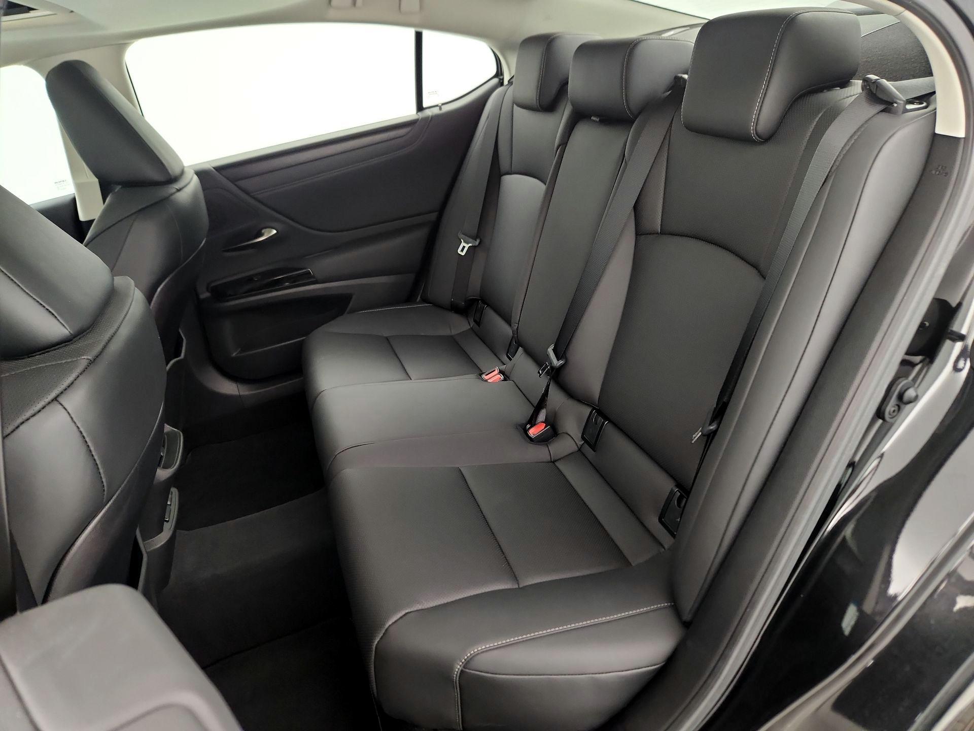 Thumbnail: 2024 Lexus ES - 20