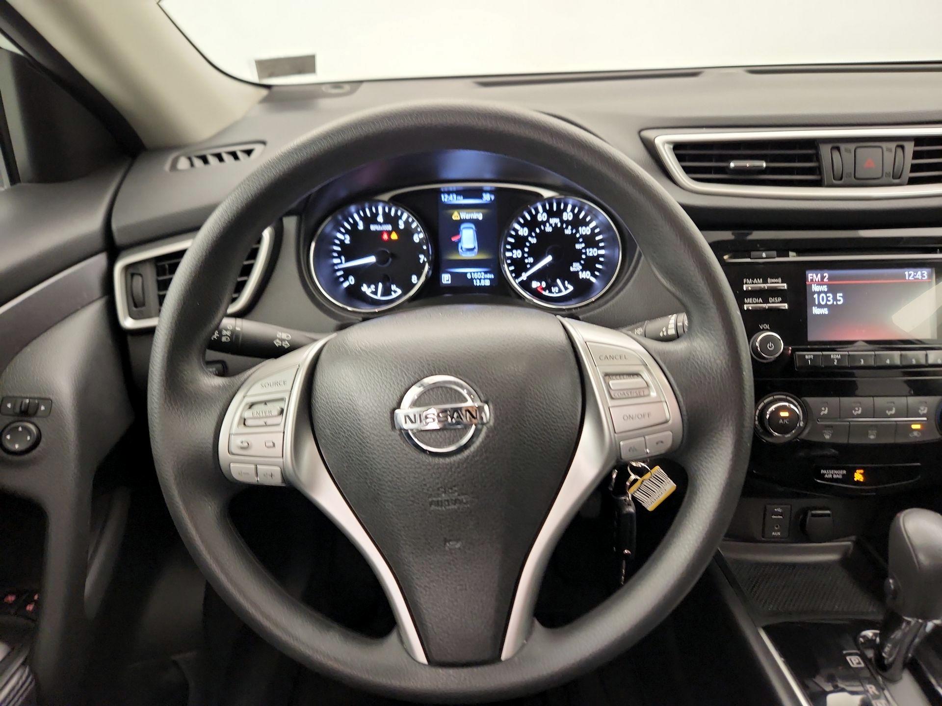 Thumbnail: 2016 Nissan Rogue - 10