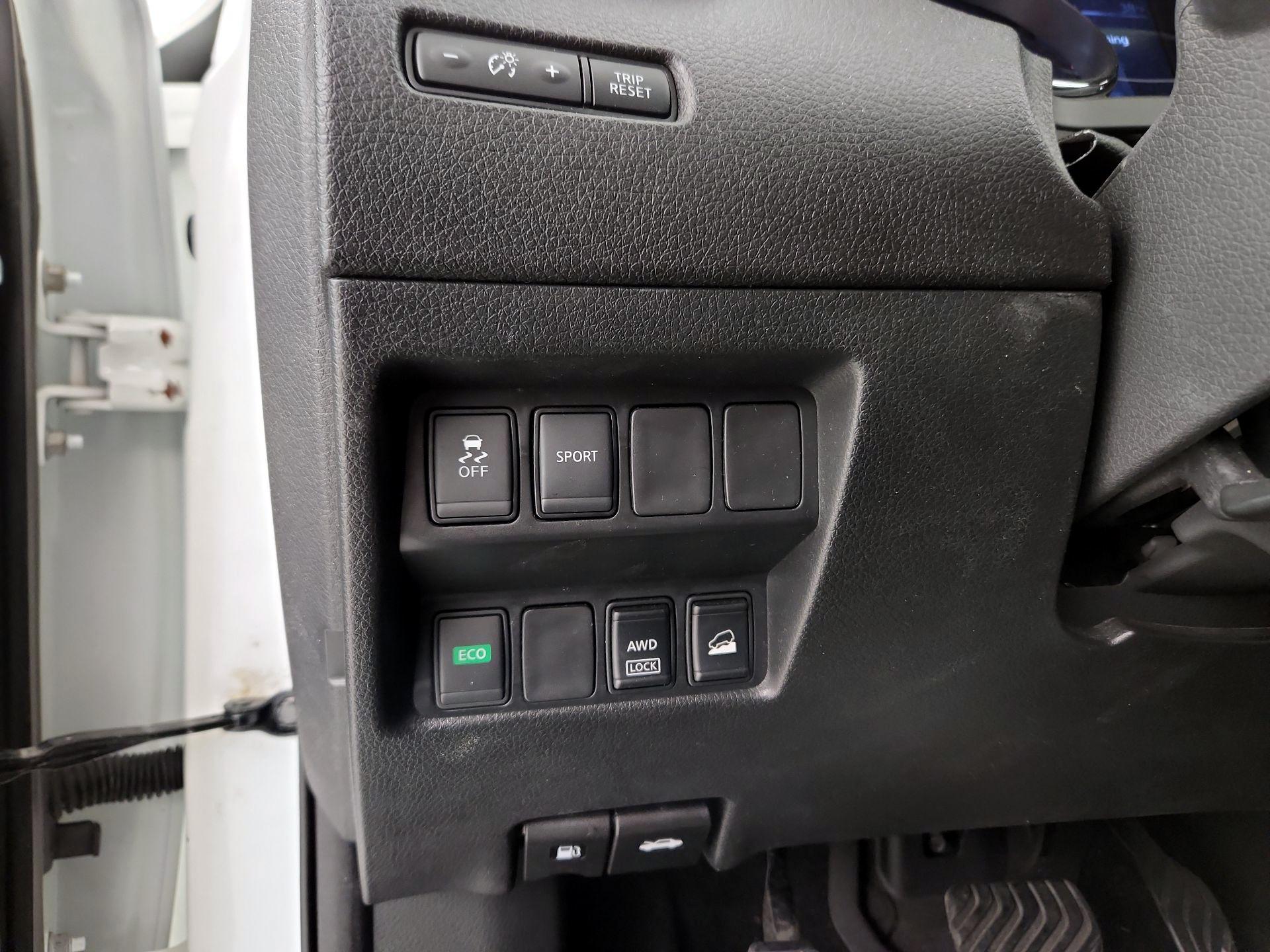 Thumbnail: 2016 Nissan Rogue - 13