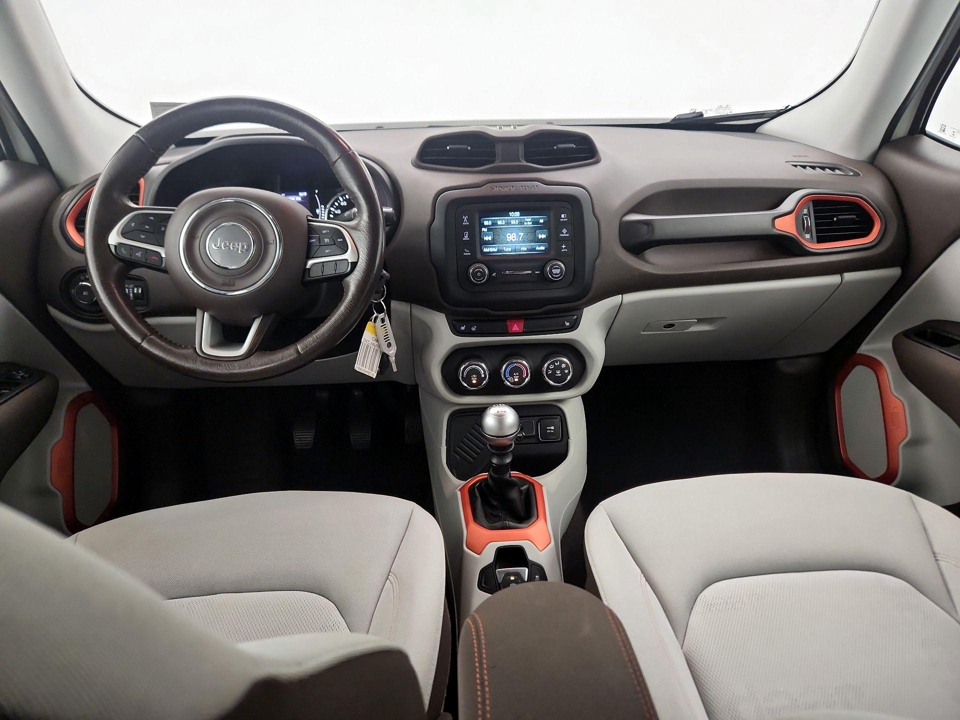 Thumbnail: 2016 Jeep Renegade - 9