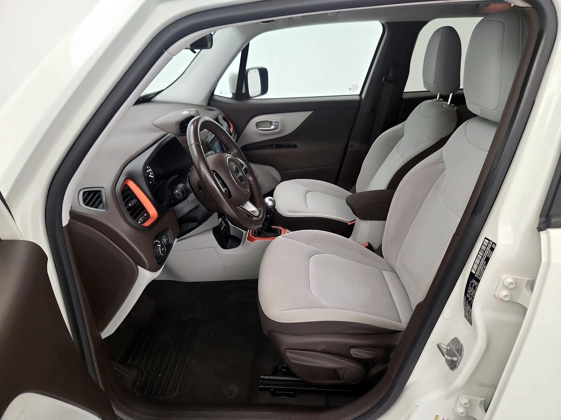 Thumbnail: 2016 Jeep Renegade - 11