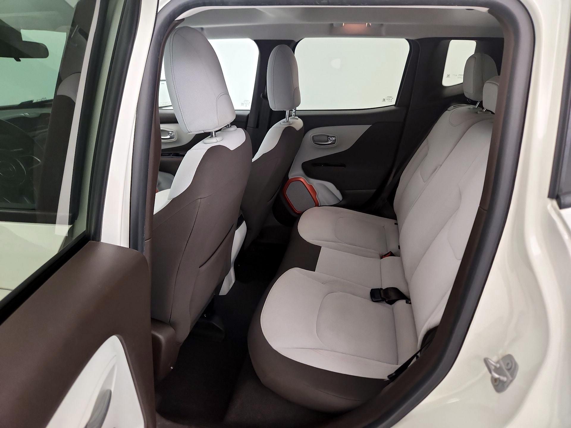 Thumbnail: 2016 Jeep Renegade - 20