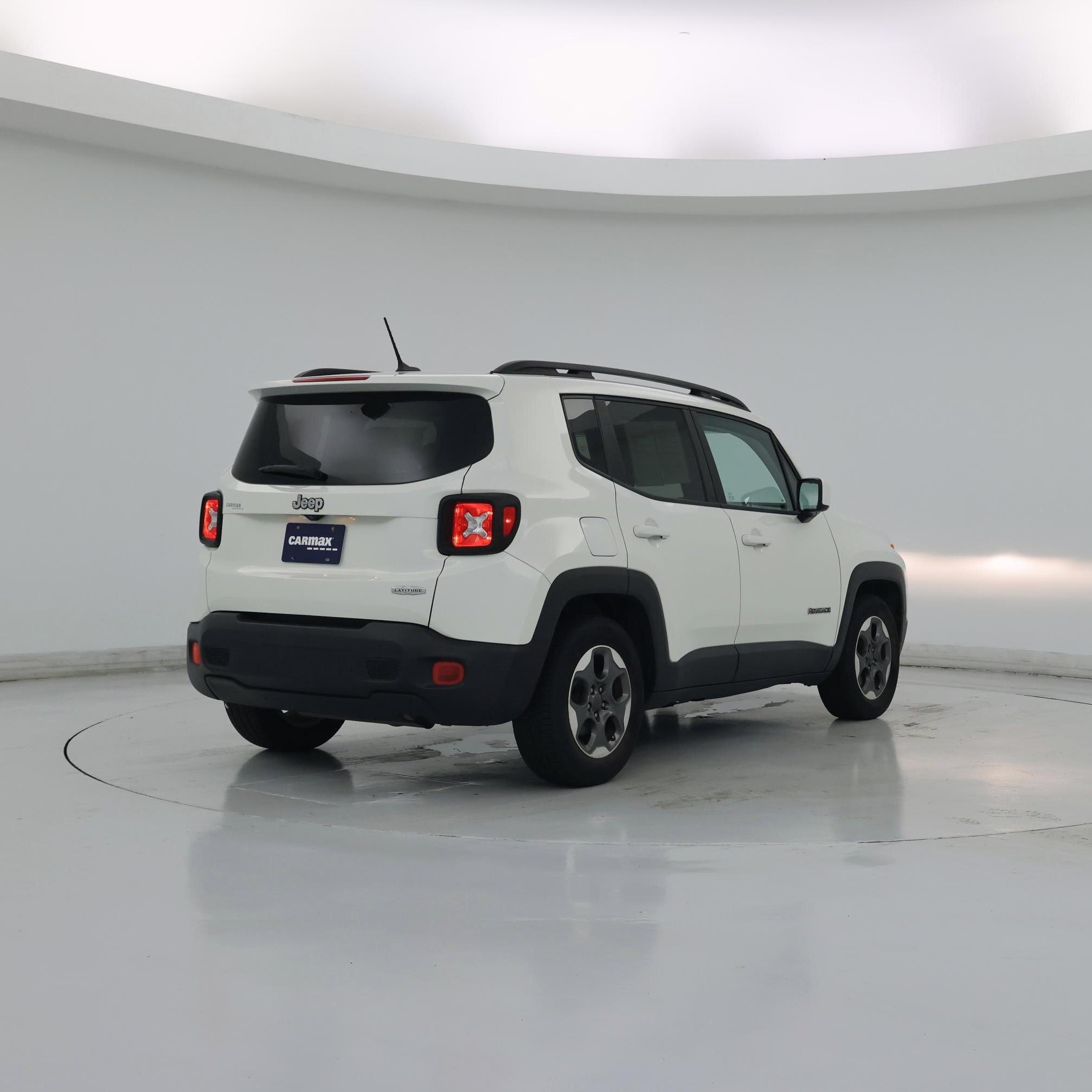 Thumbnail: 2016 Jeep Renegade - 8