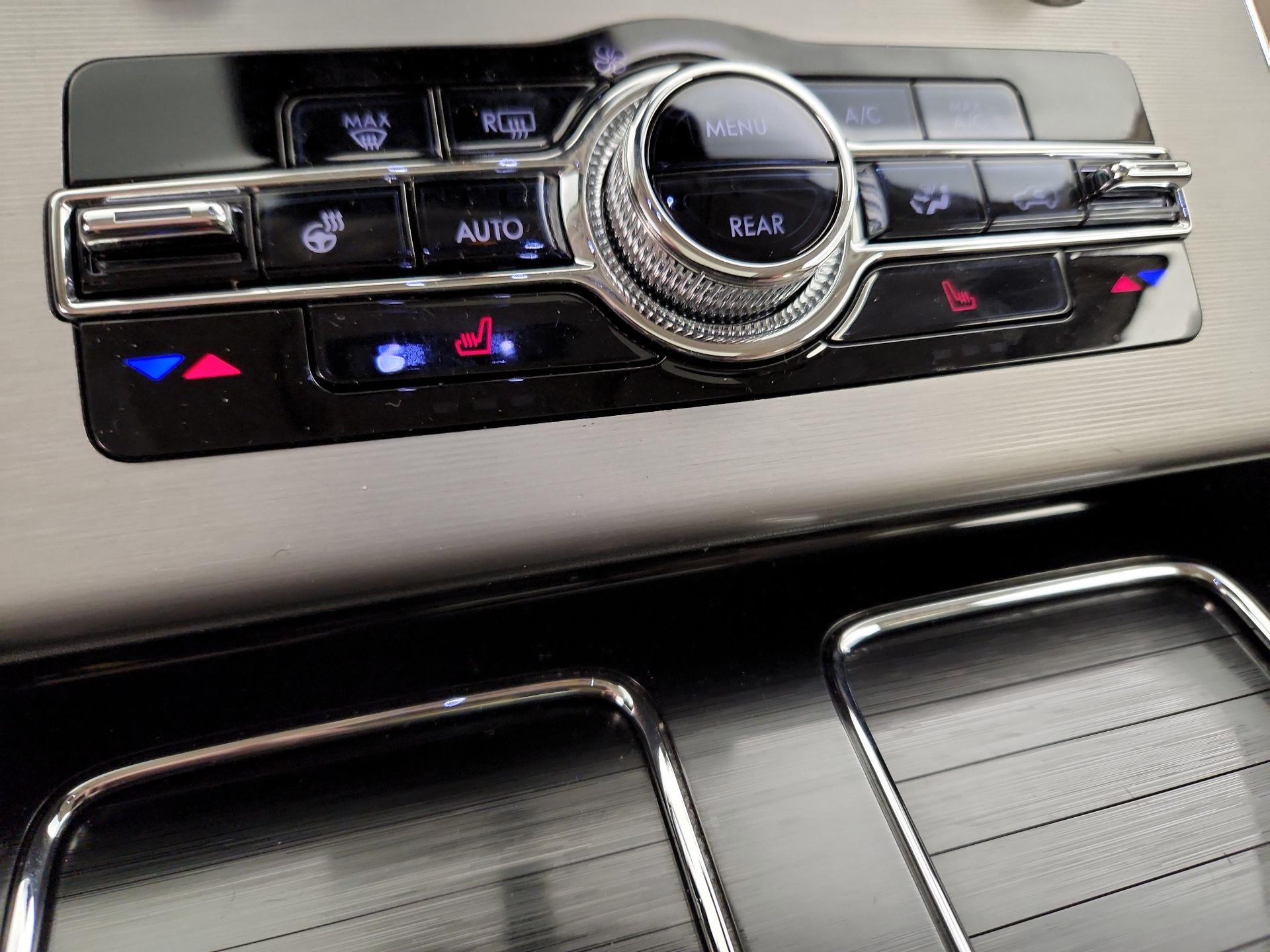 Thumbnail: 2022 Lincoln Aviator - 17