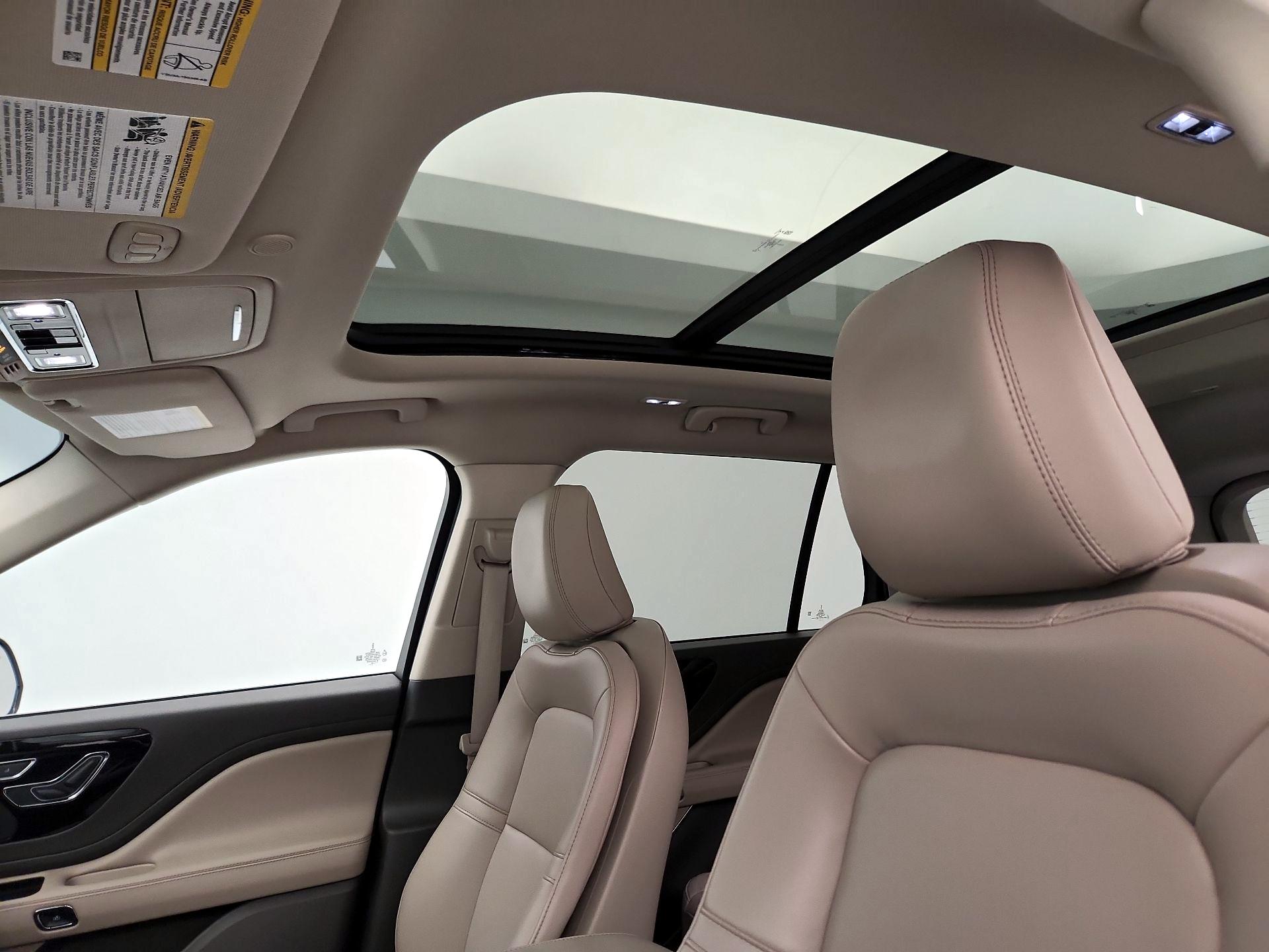 Thumbnail: 2022 Lincoln Aviator - 20