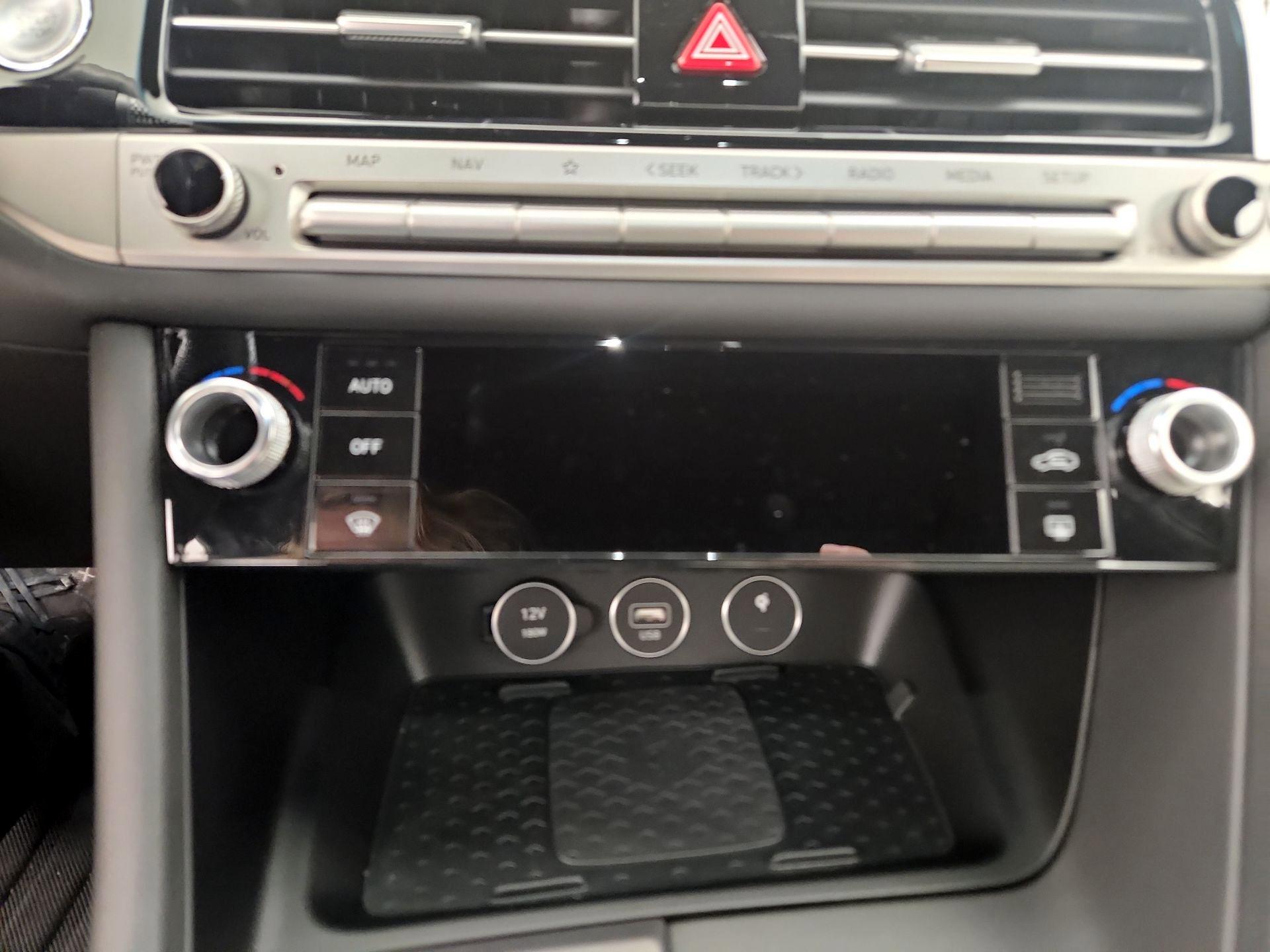 Thumbnail: 2025 Genesis G70 - 16