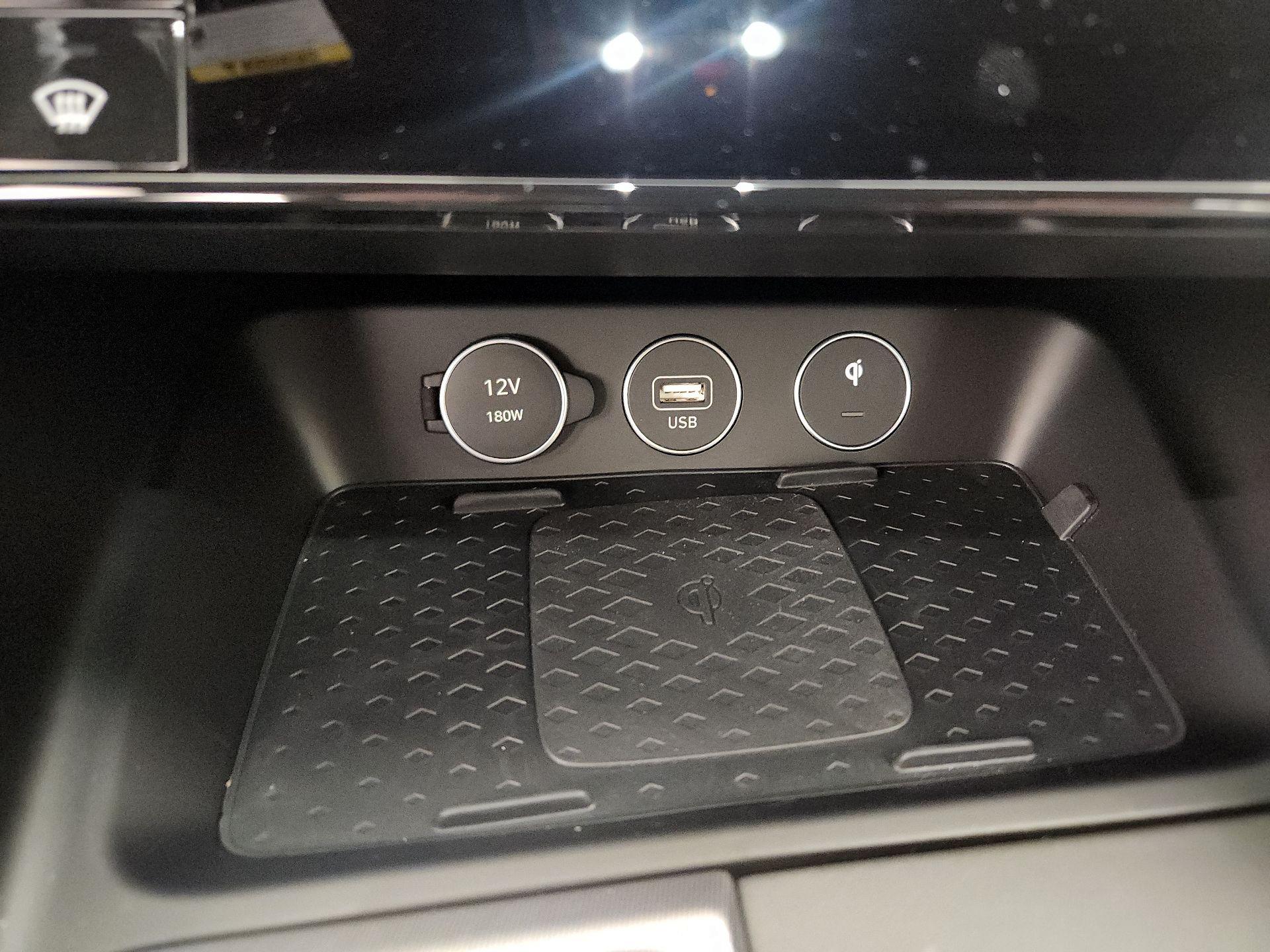 Thumbnail: 2025 Genesis G70 - 18