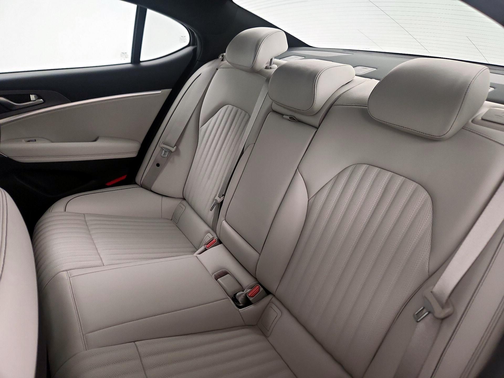 Thumbnail: 2025 Genesis G70 - 19