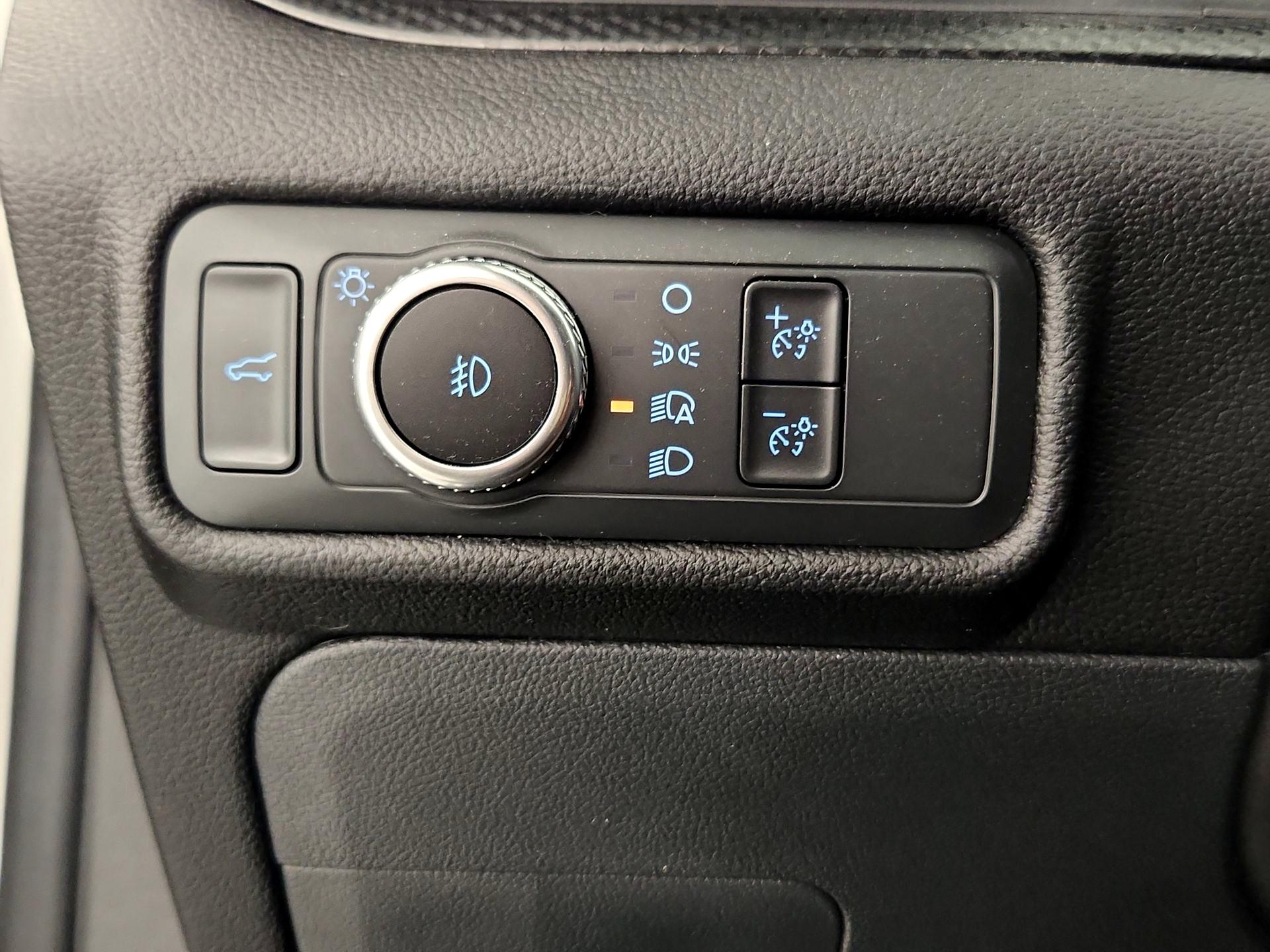 Thumbnail: 2022 Ford Explorer - 13