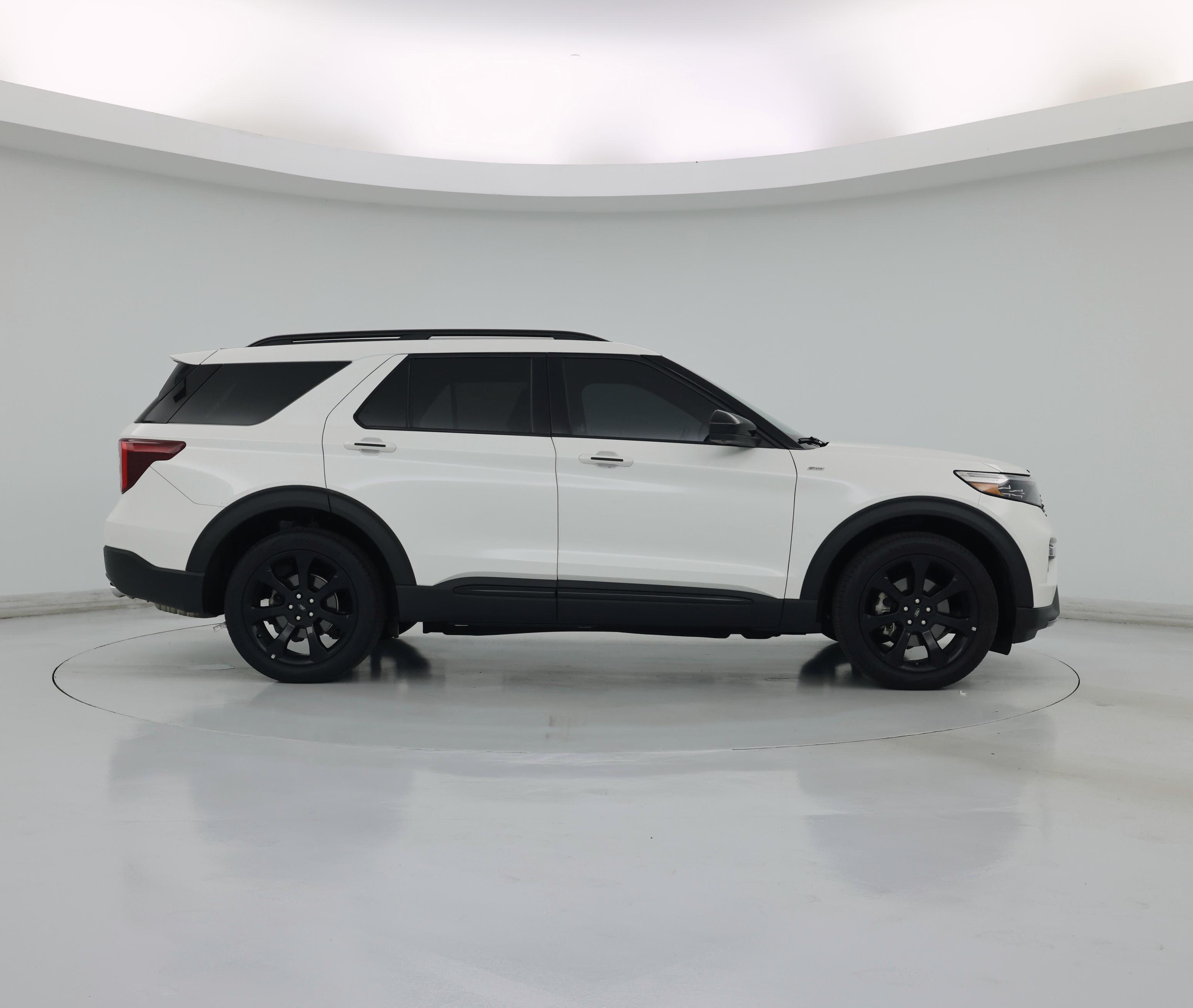 Thumbnail: 2022 Ford Explorer - 7