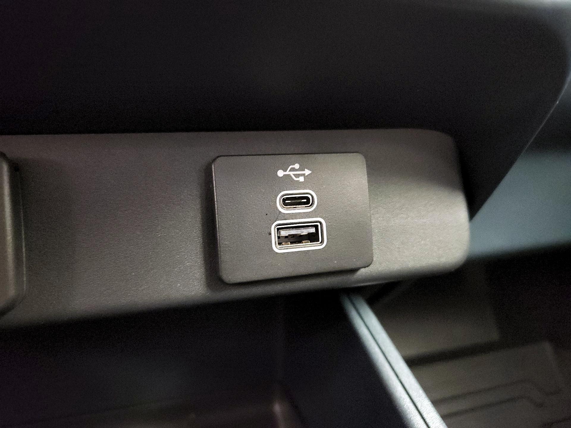 Thumbnail: 2025 Ford Maverick - 18