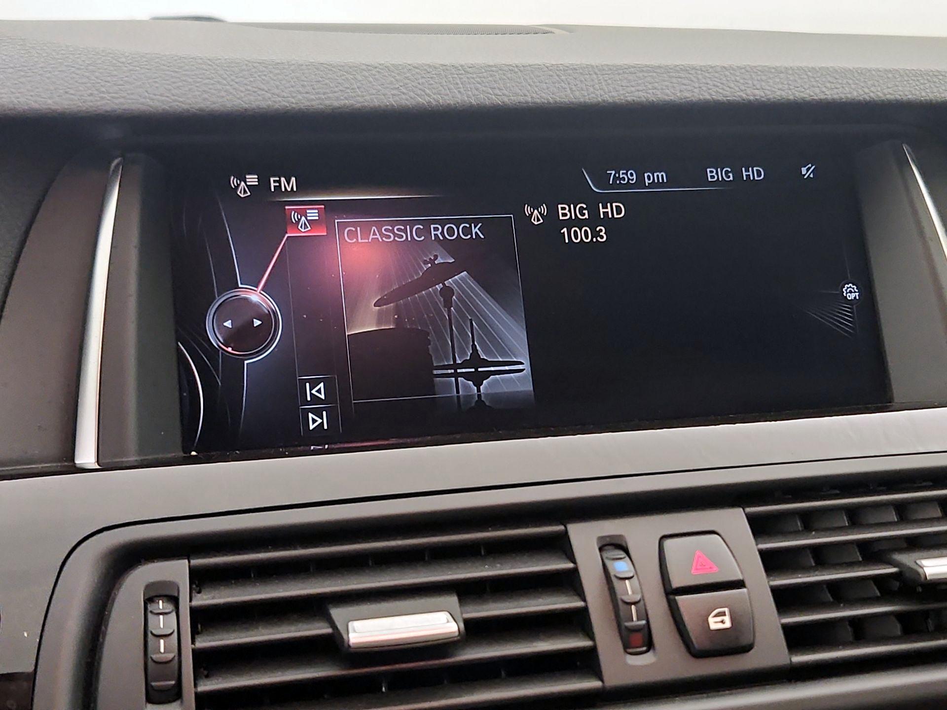 Thumbnail: 2016 BMW 5 Series - 16