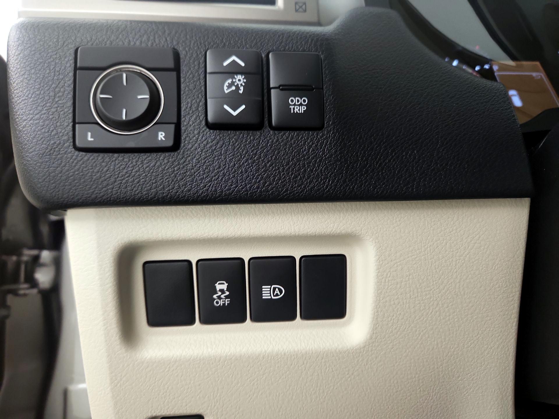 Thumbnail: 2021 Lexus GX - 13