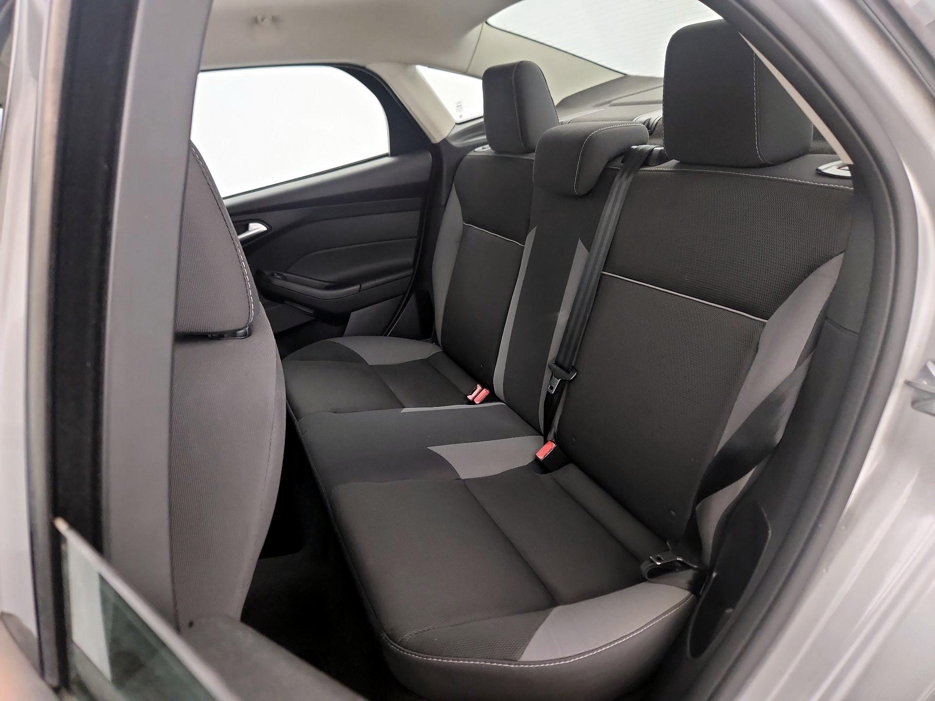 Thumbnail: 2014 Ford Focus - 18