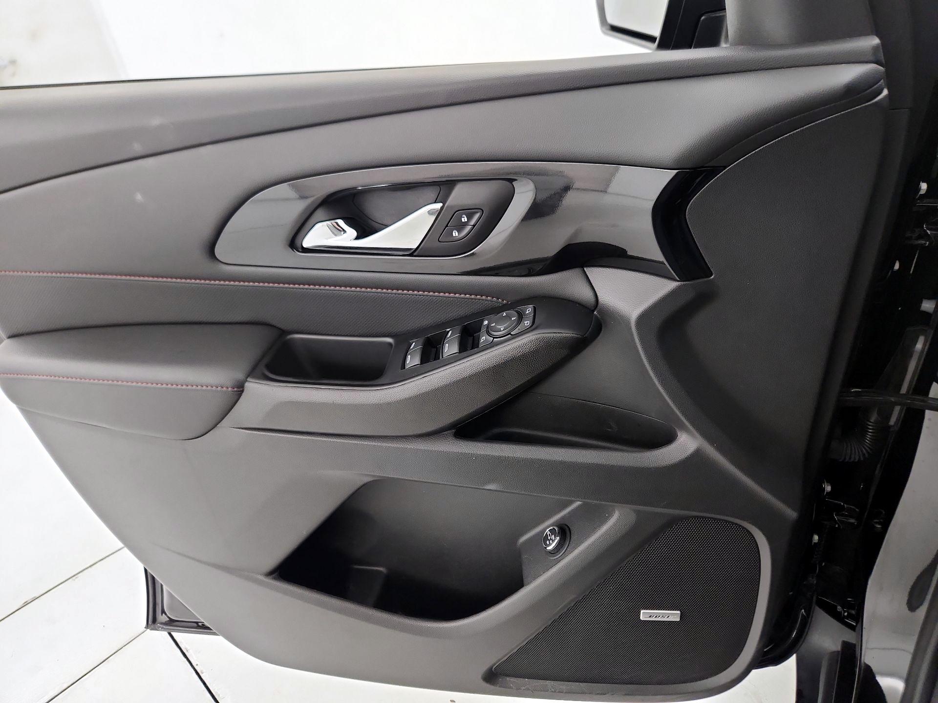 Thumbnail: 2023 Chevrolet Traverse - 12
