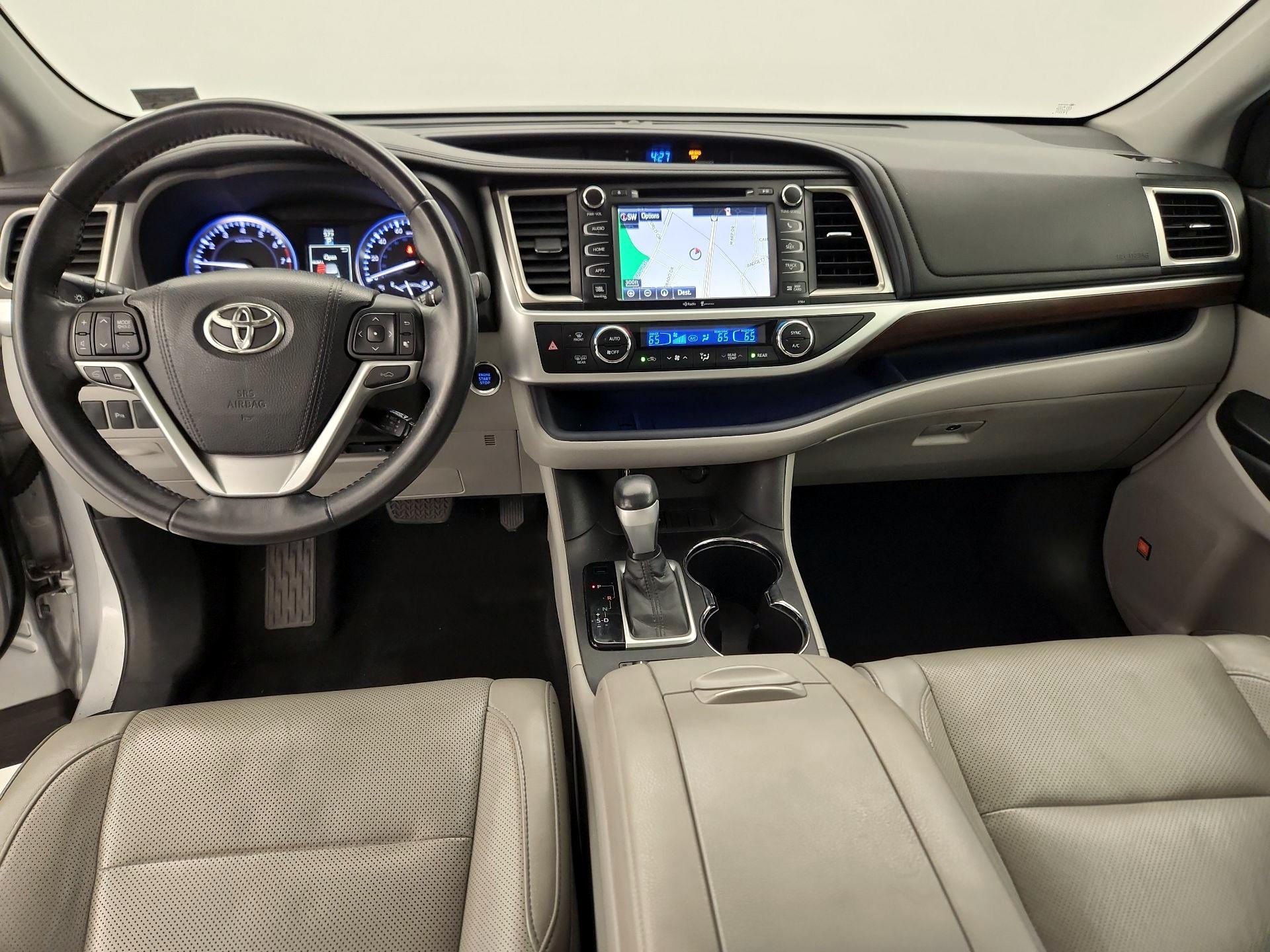 Thumbnail: 2015 Toyota Highlander - 9