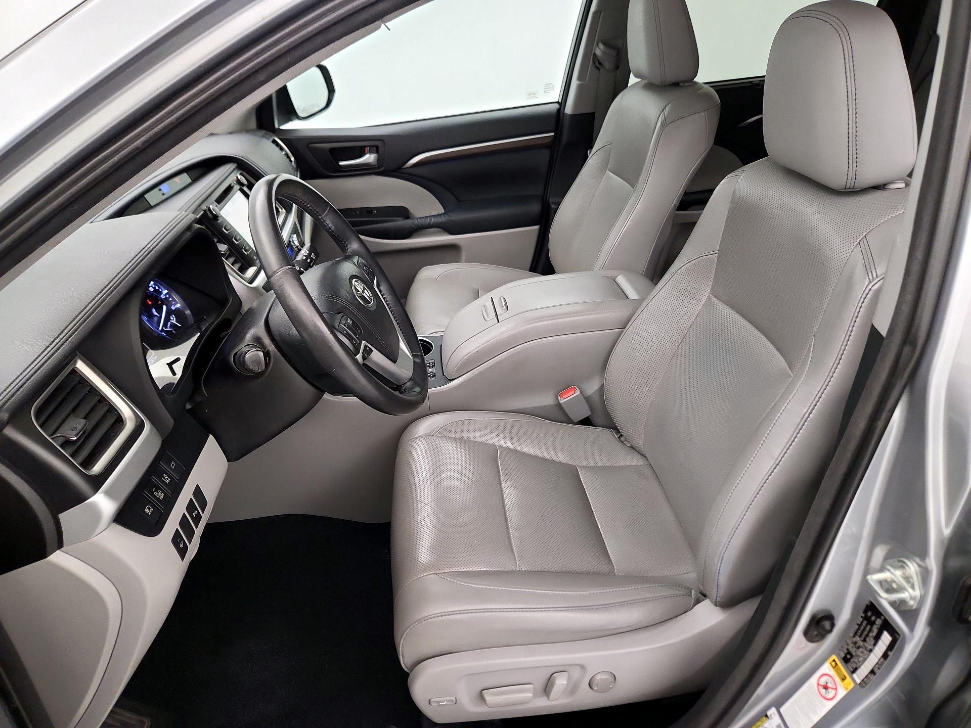 Thumbnail: 2015 Toyota Highlander - 11