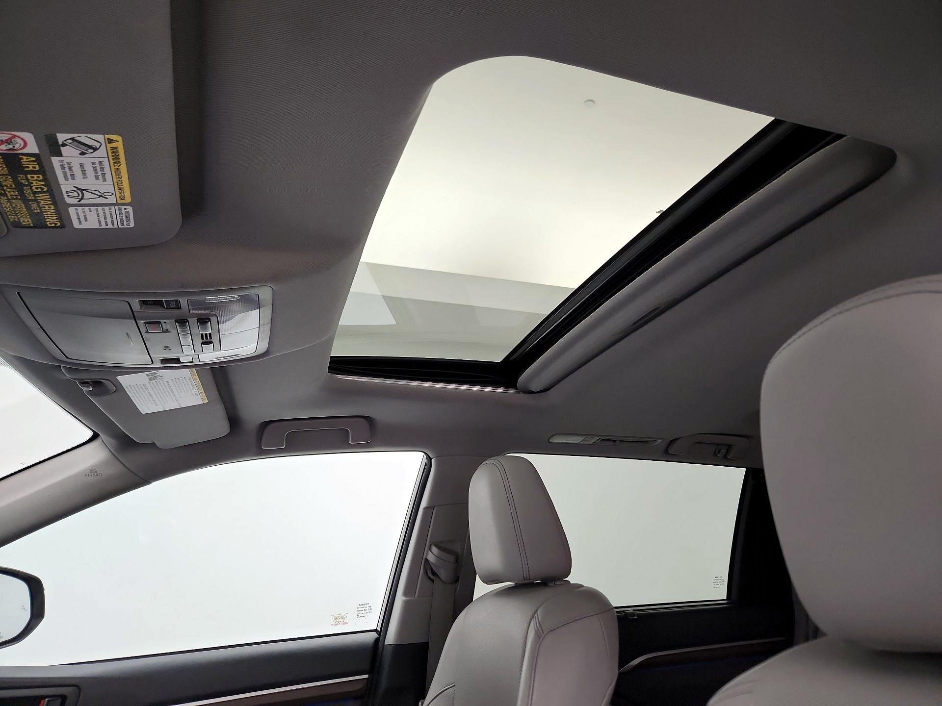 Thumbnail: 2015 Toyota Highlander - 20