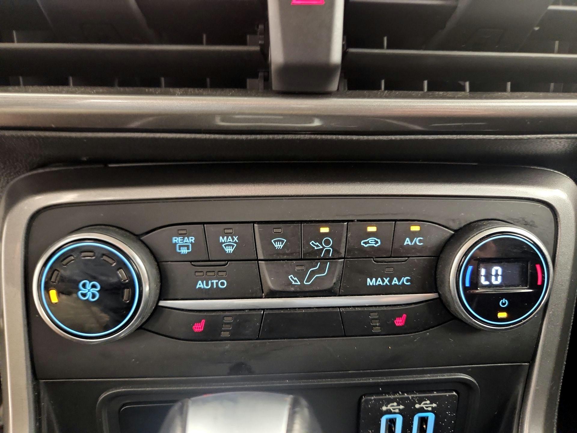 Thumbnail: 2022 Ford EcoSport - 17