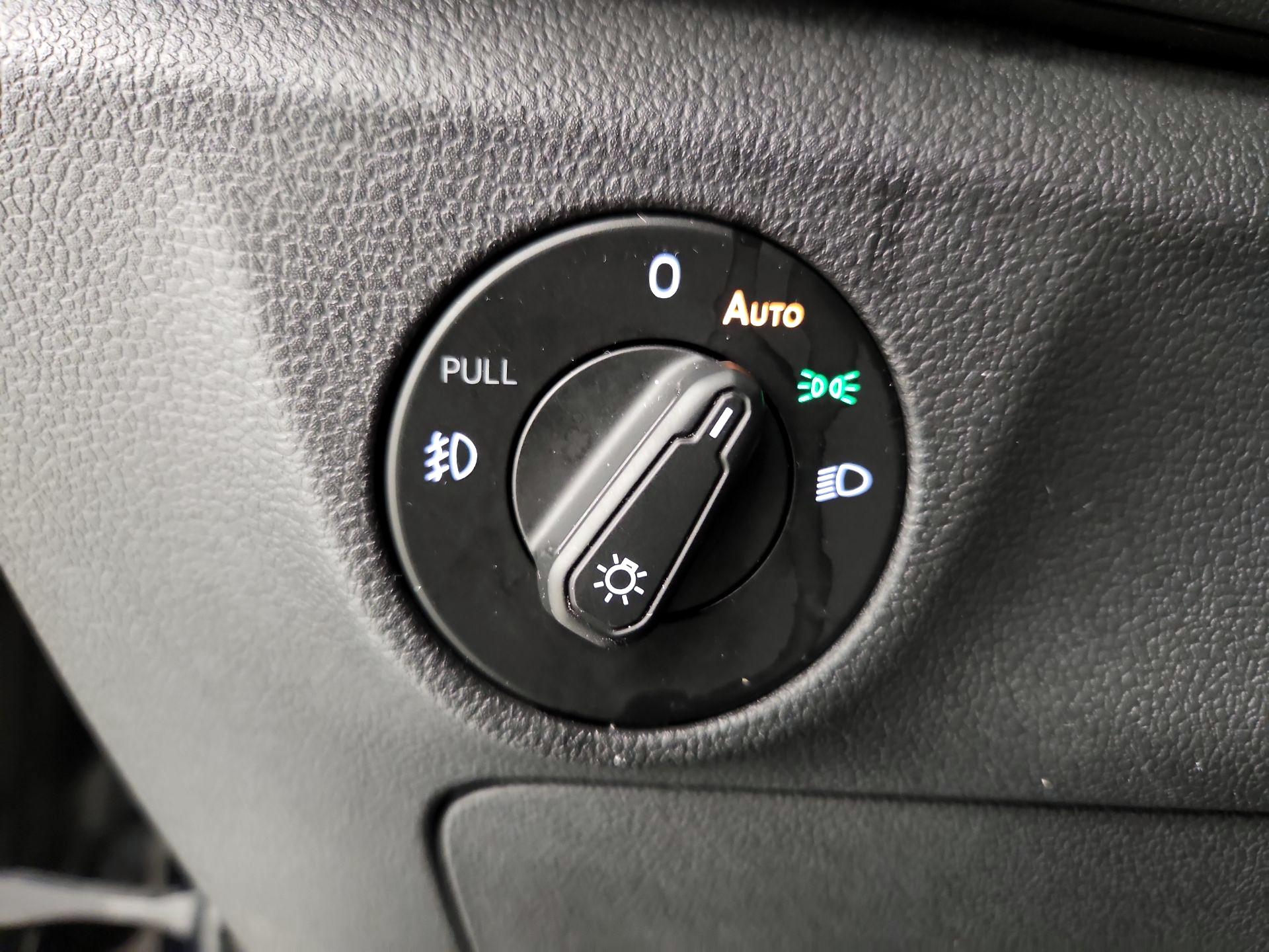 Thumbnail: 2019 Volkswagen Jetta - 13