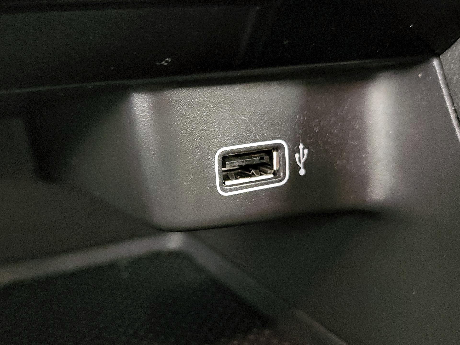 Thumbnail: 2019 Volkswagen Jetta - 18