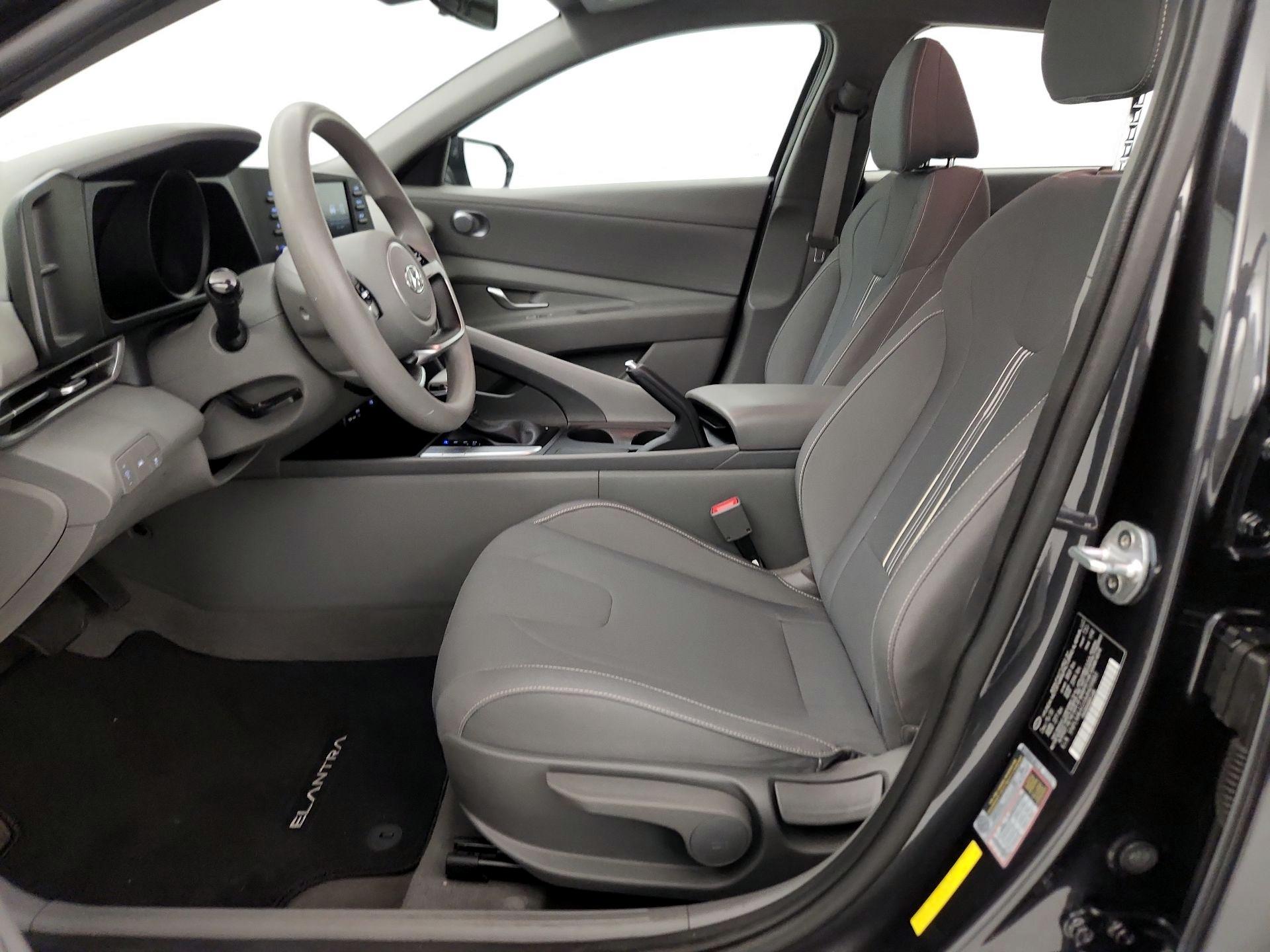 Thumbnail: 2021 Hyundai Elantra - 11