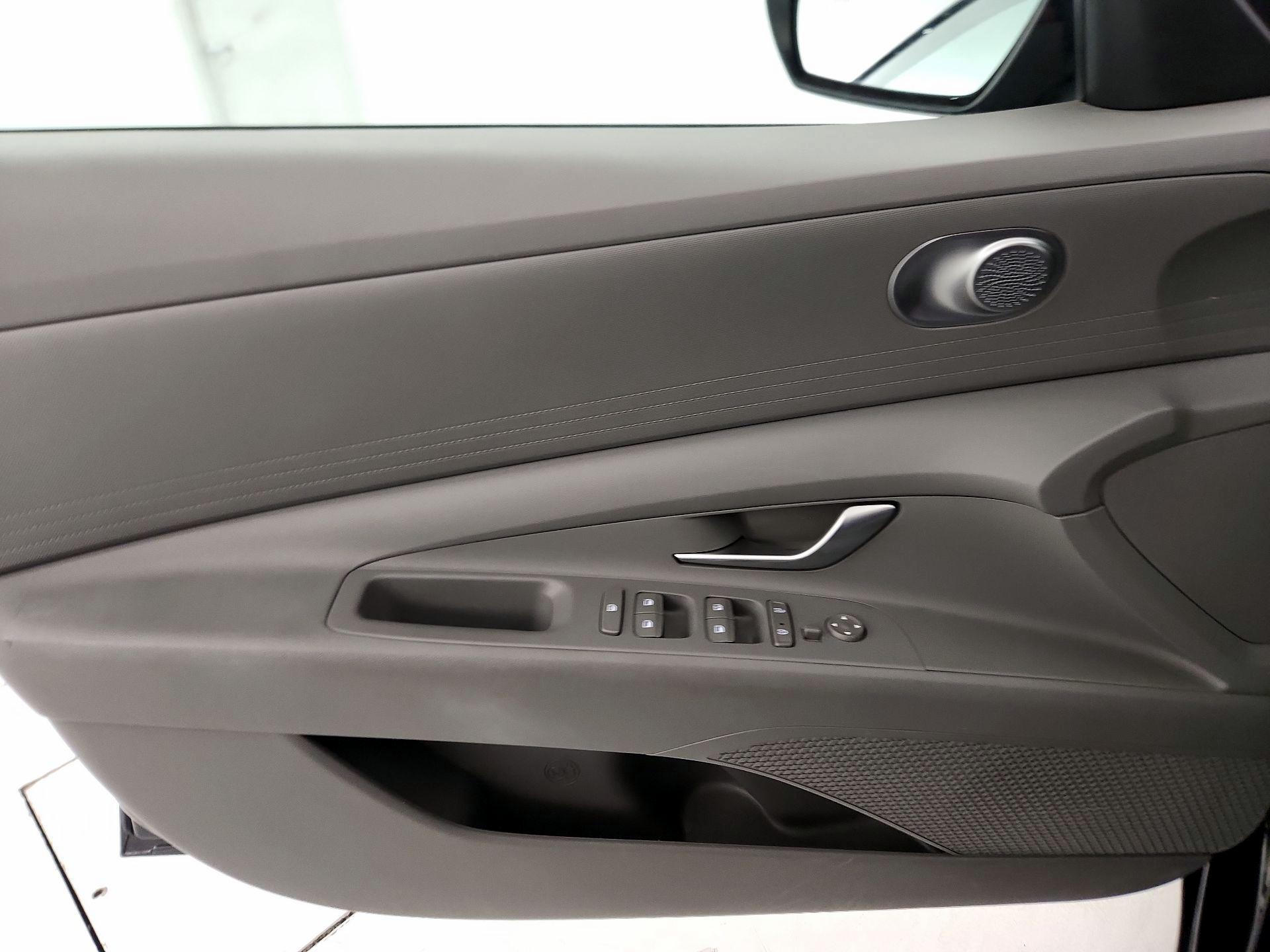 Thumbnail: 2021 Hyundai Elantra - 12
