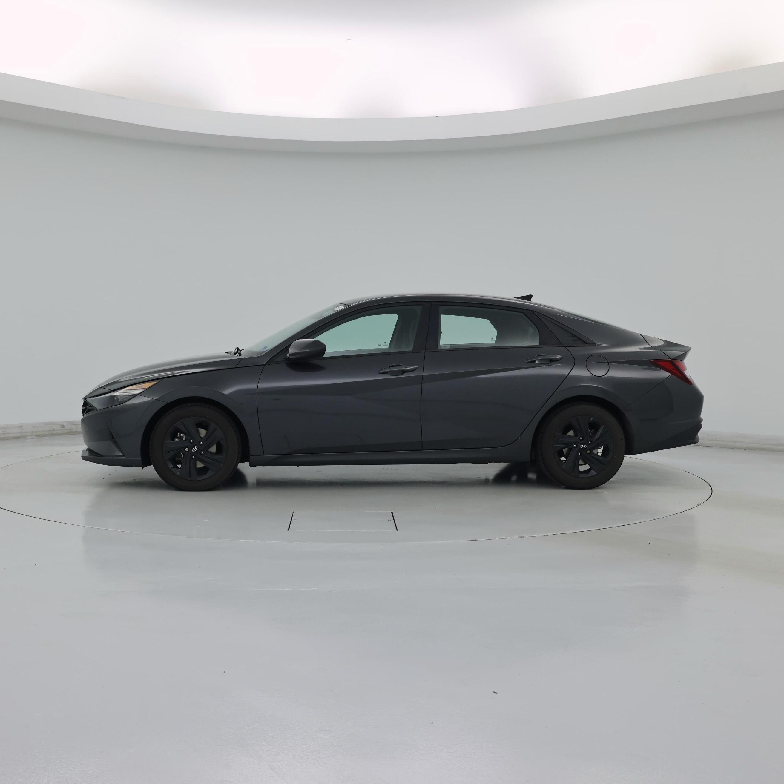 Thumbnail: 2021 Hyundai Elantra - 3