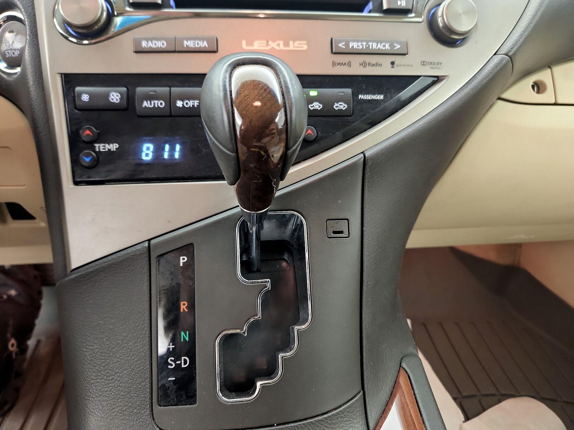 Thumbnail: 2015 Lexus RX - 17