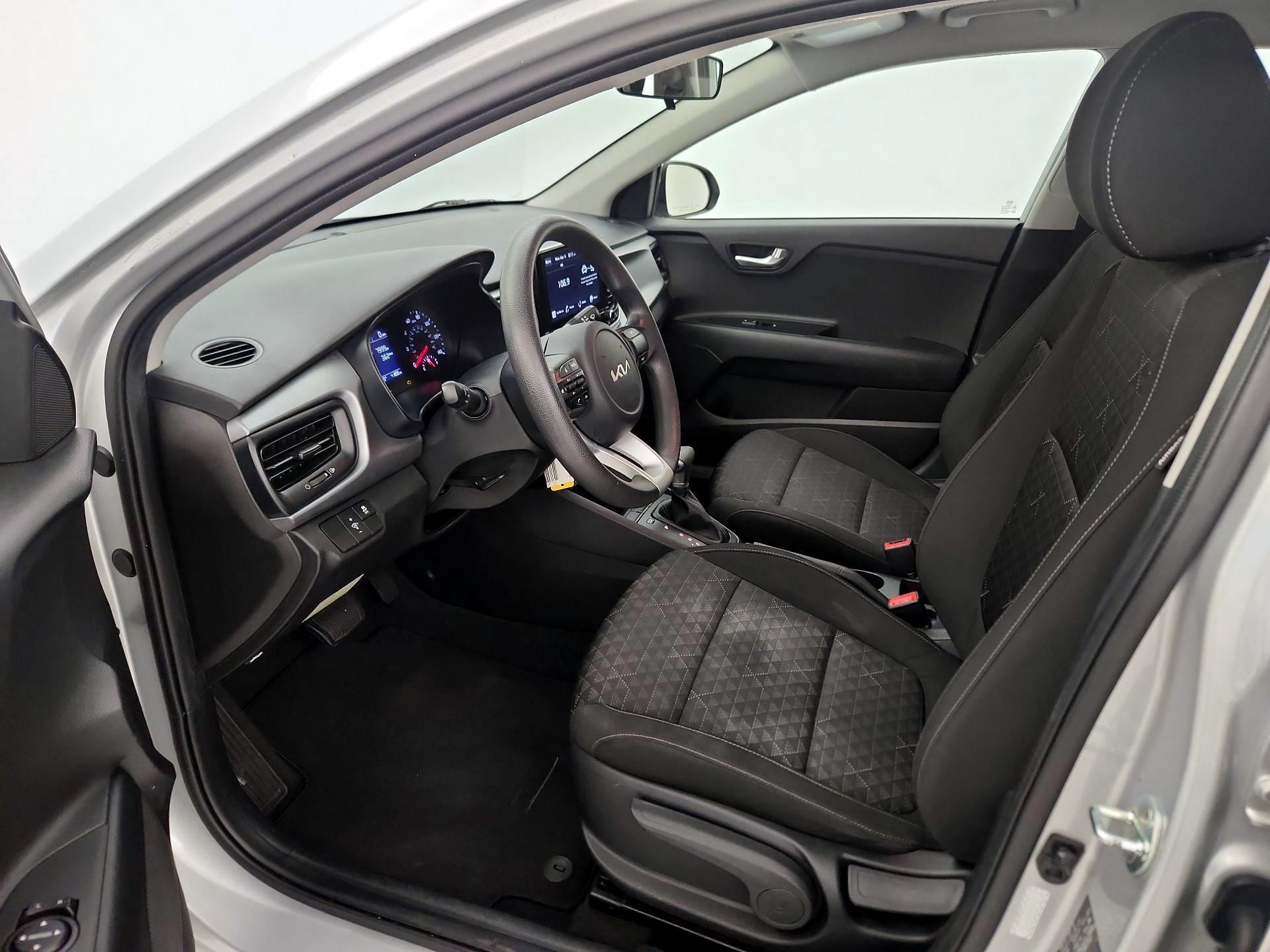 Thumbnail: 2022 Kia Rio - 11