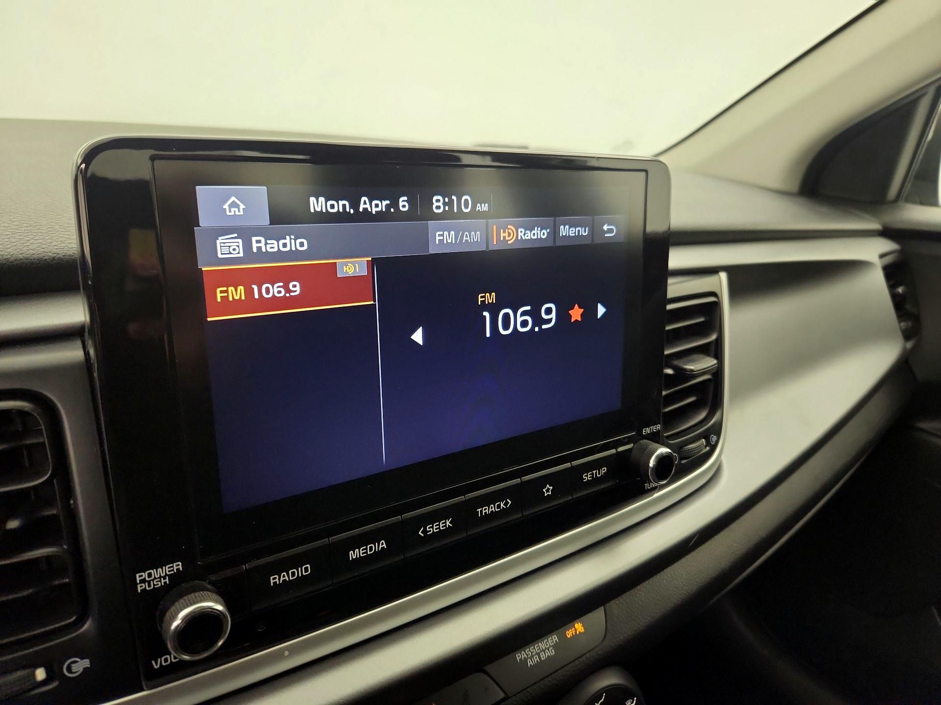 Thumbnail: 2022 Kia Rio - 15