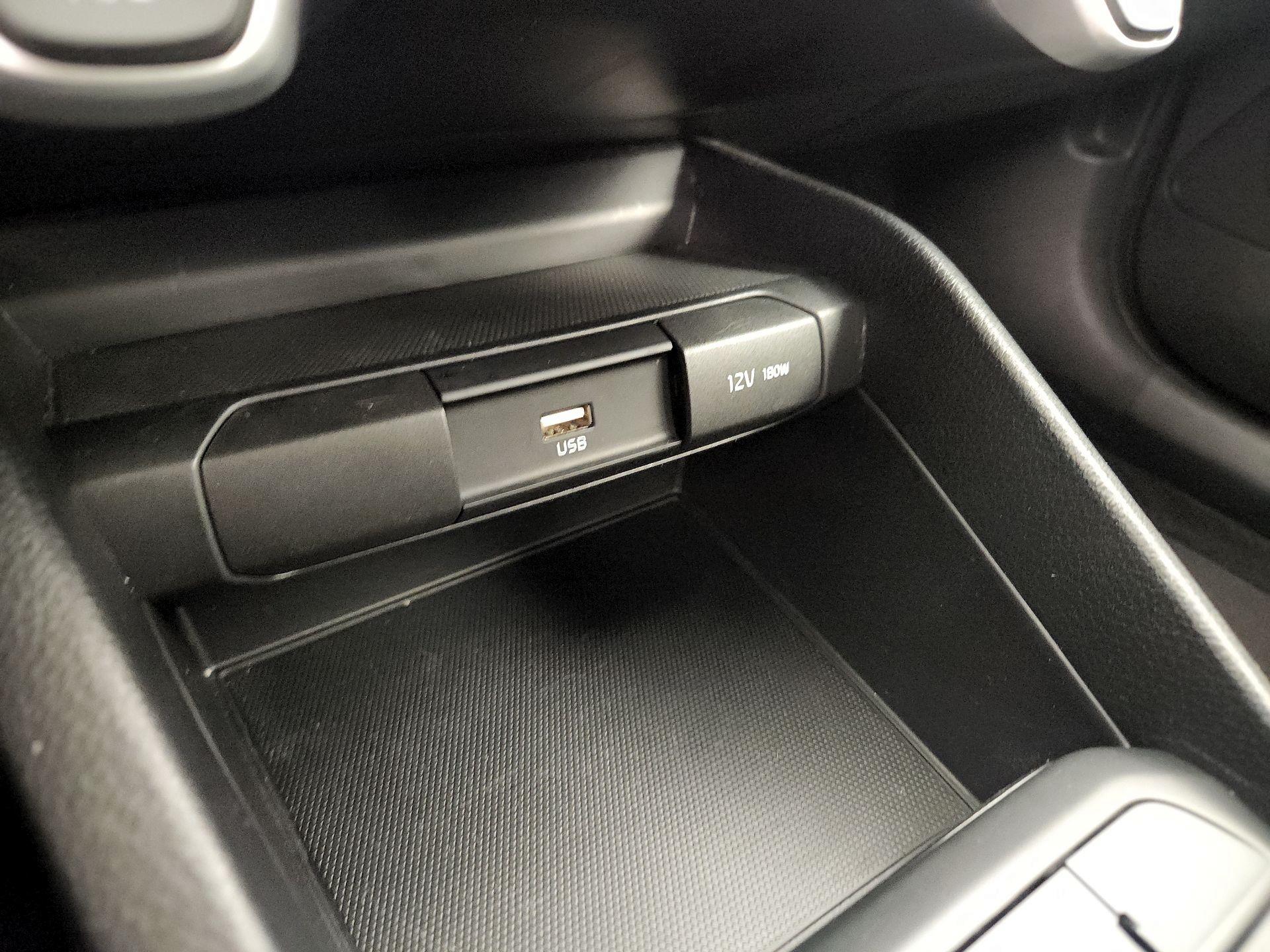 Thumbnail: 2022 Kia Rio - 18