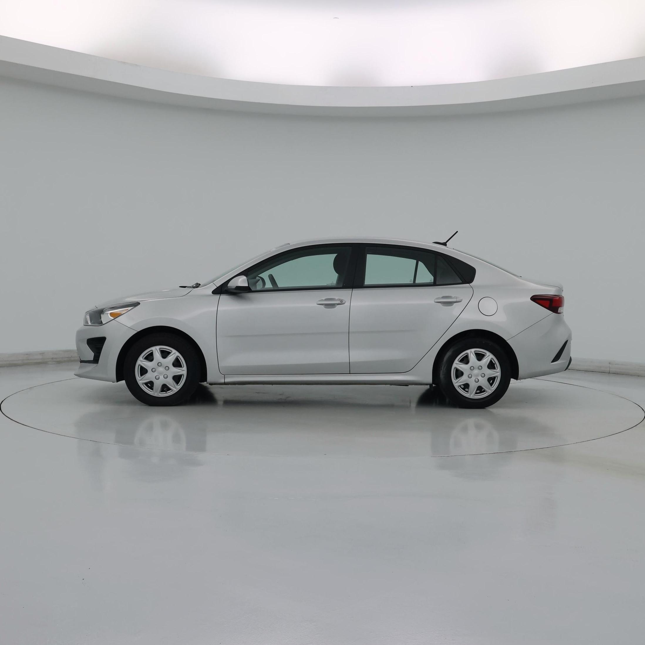 Thumbnail: 2022 Kia Rio - 3