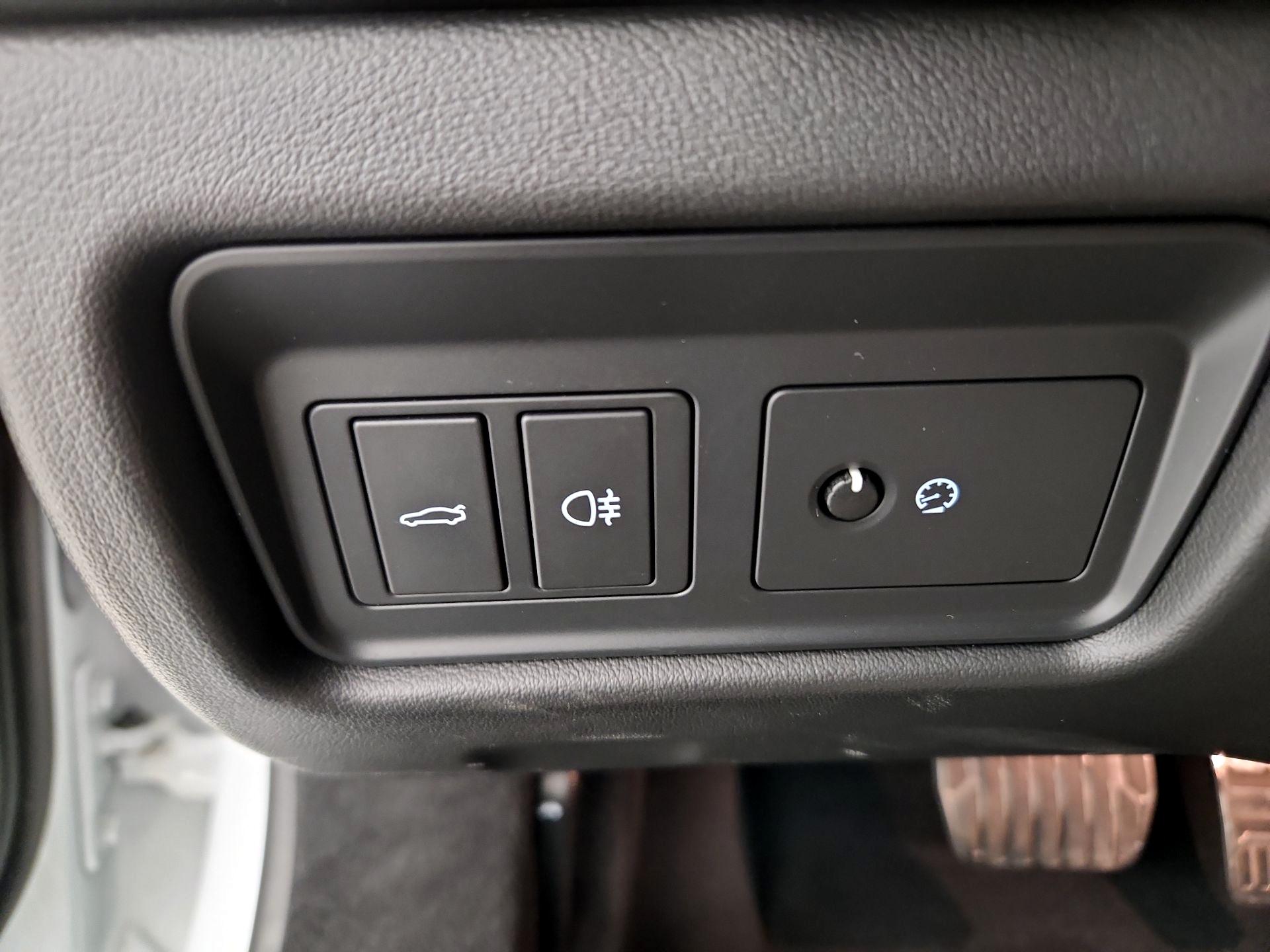 Thumbnail: 2016 Jaguar F-Type - 13