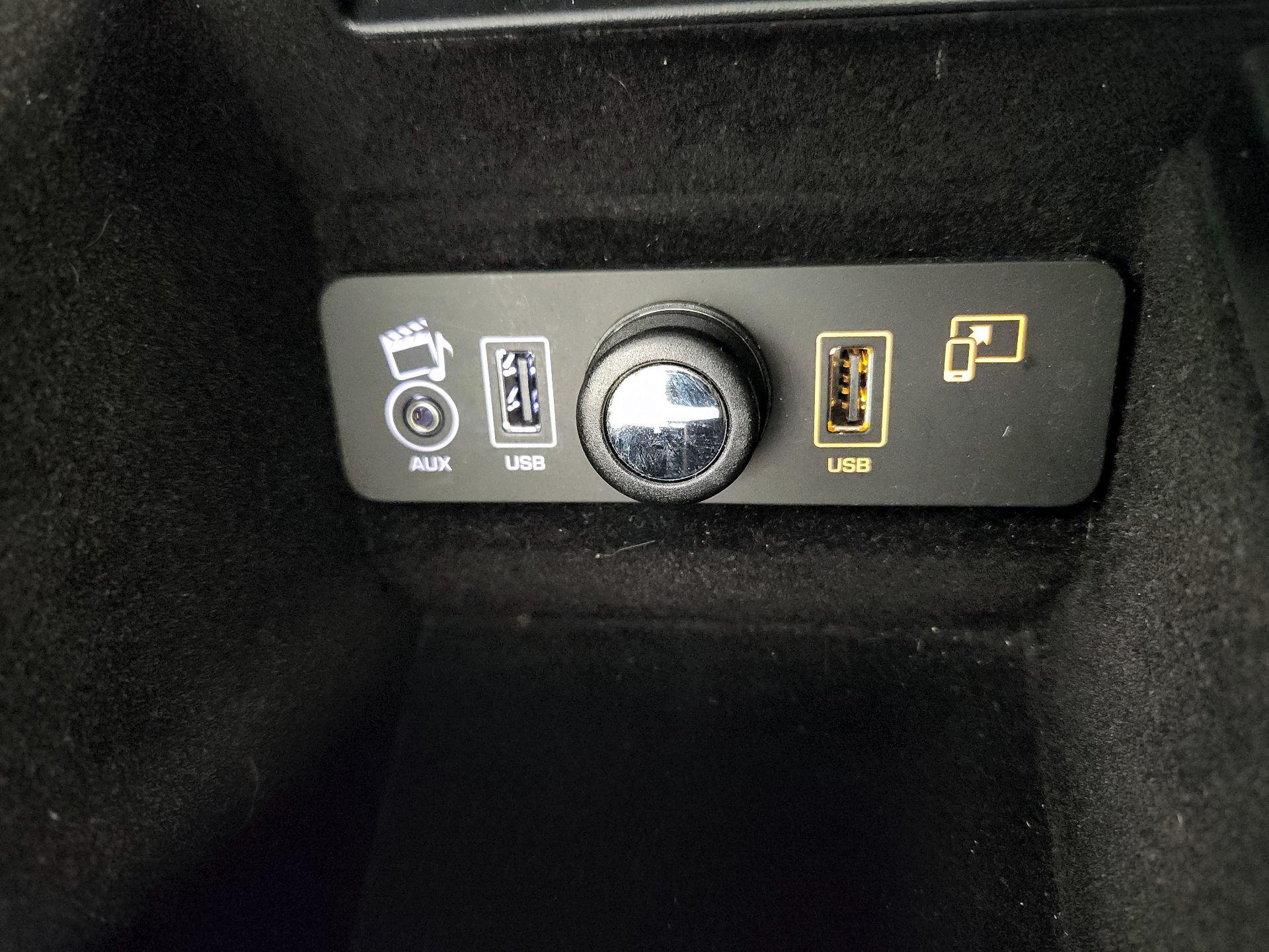 Thumbnail: 2016 Jaguar F-Type - 19