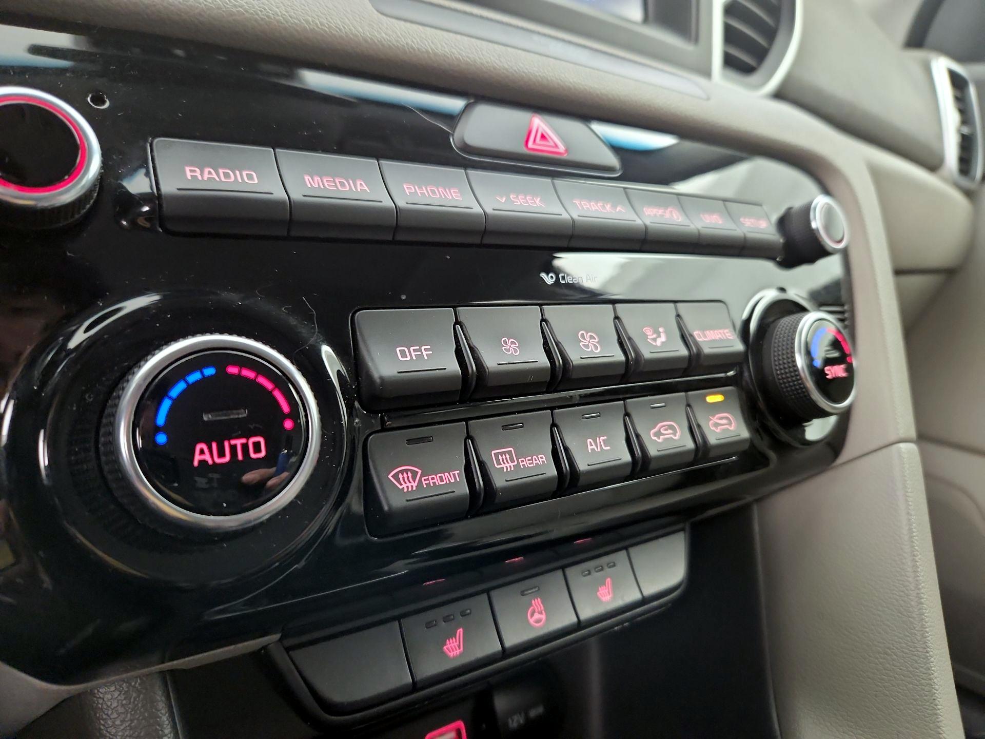 Thumbnail: 2019 Kia Sportage - 16