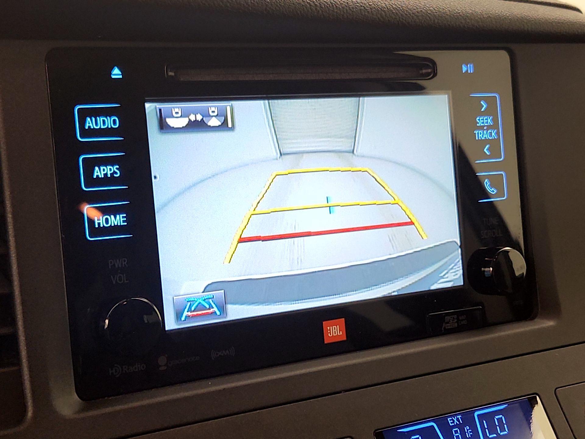 Thumbnail: 2016 Toyota Sienna - 15