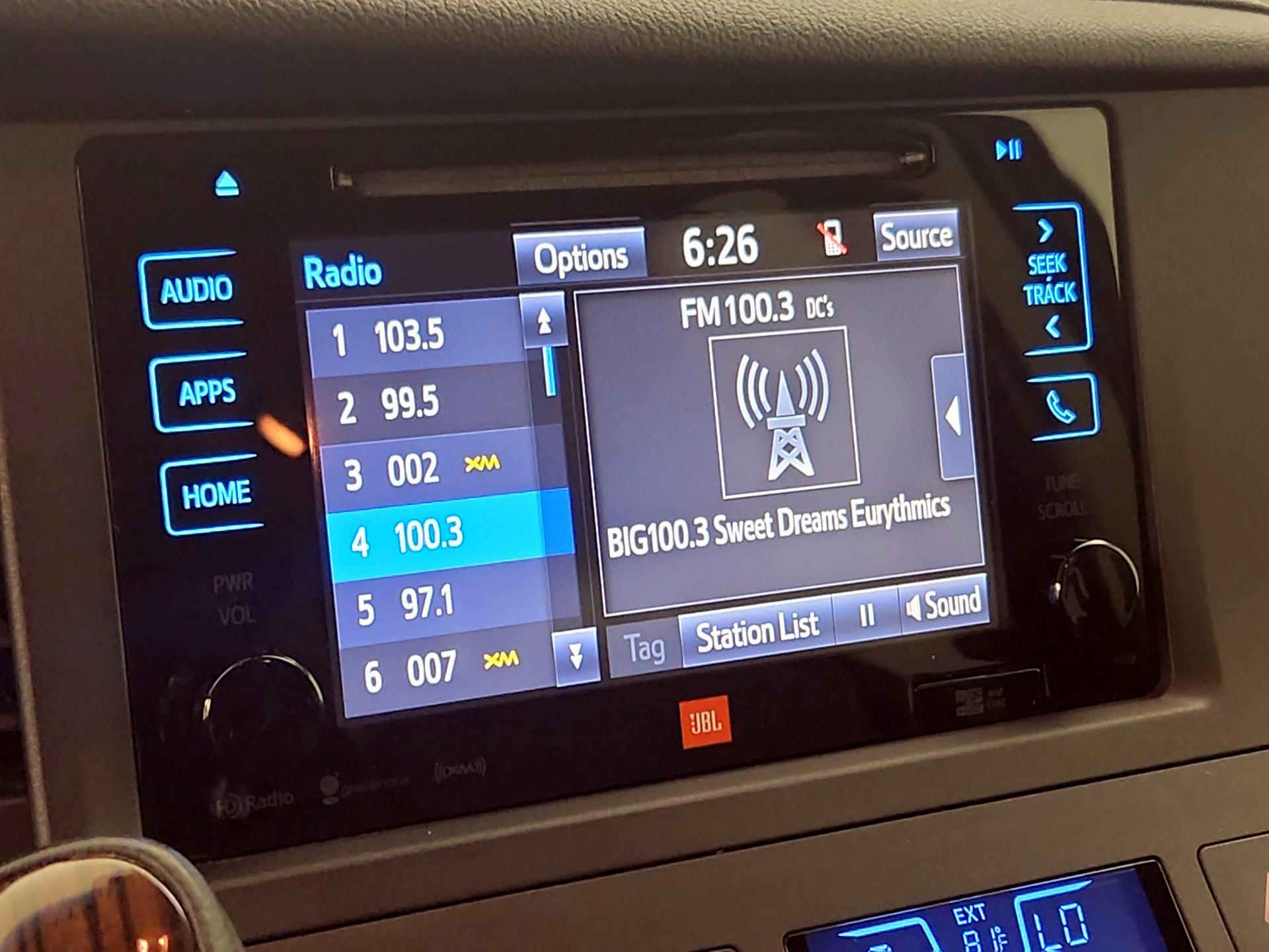 Thumbnail: 2016 Toyota Sienna - 16