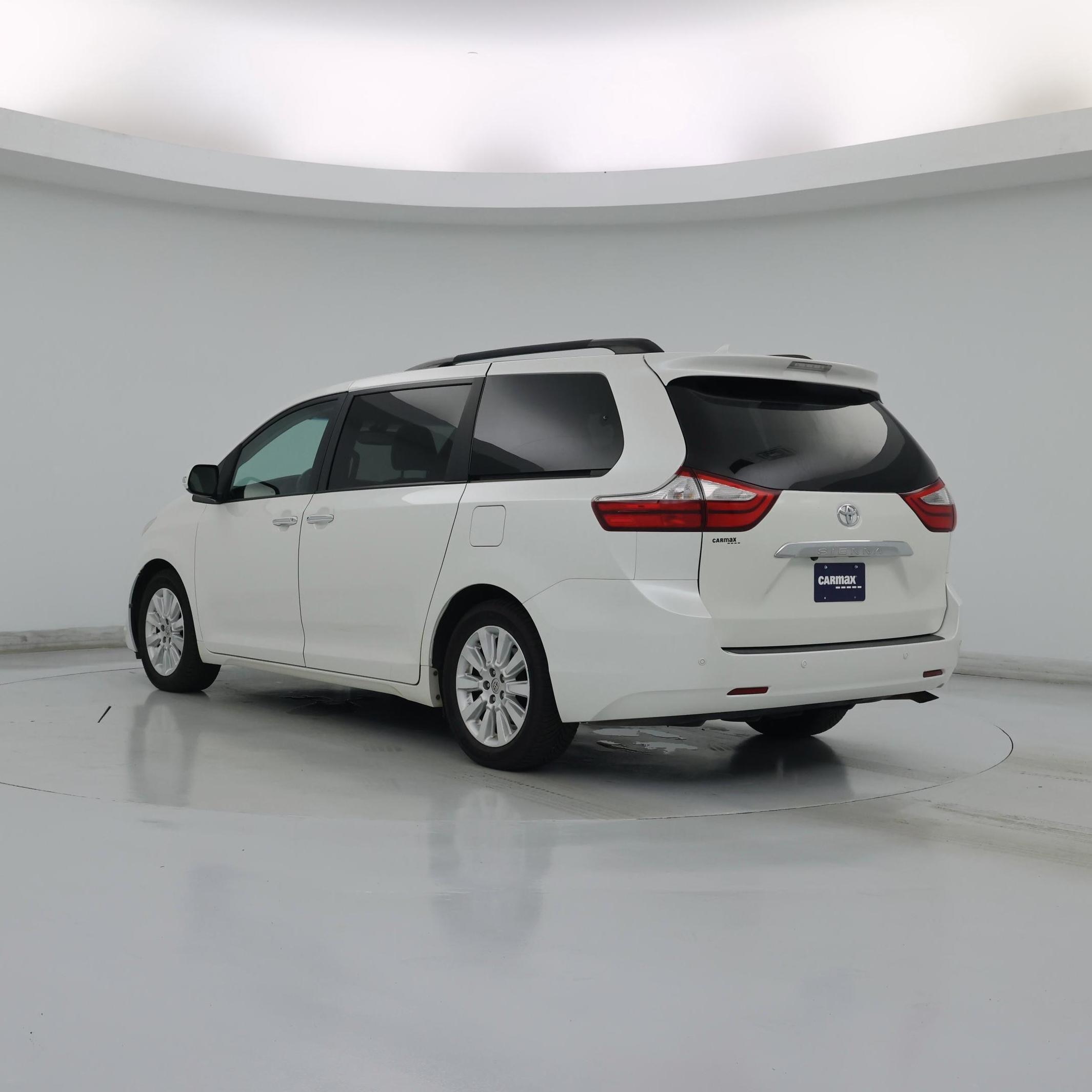 Thumbnail: 2016 Toyota Sienna - 2