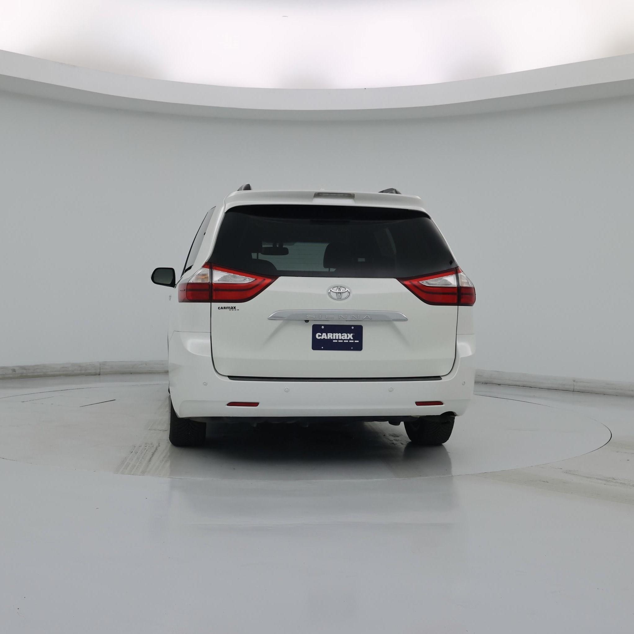 Thumbnail: 2016 Toyota Sienna - 6