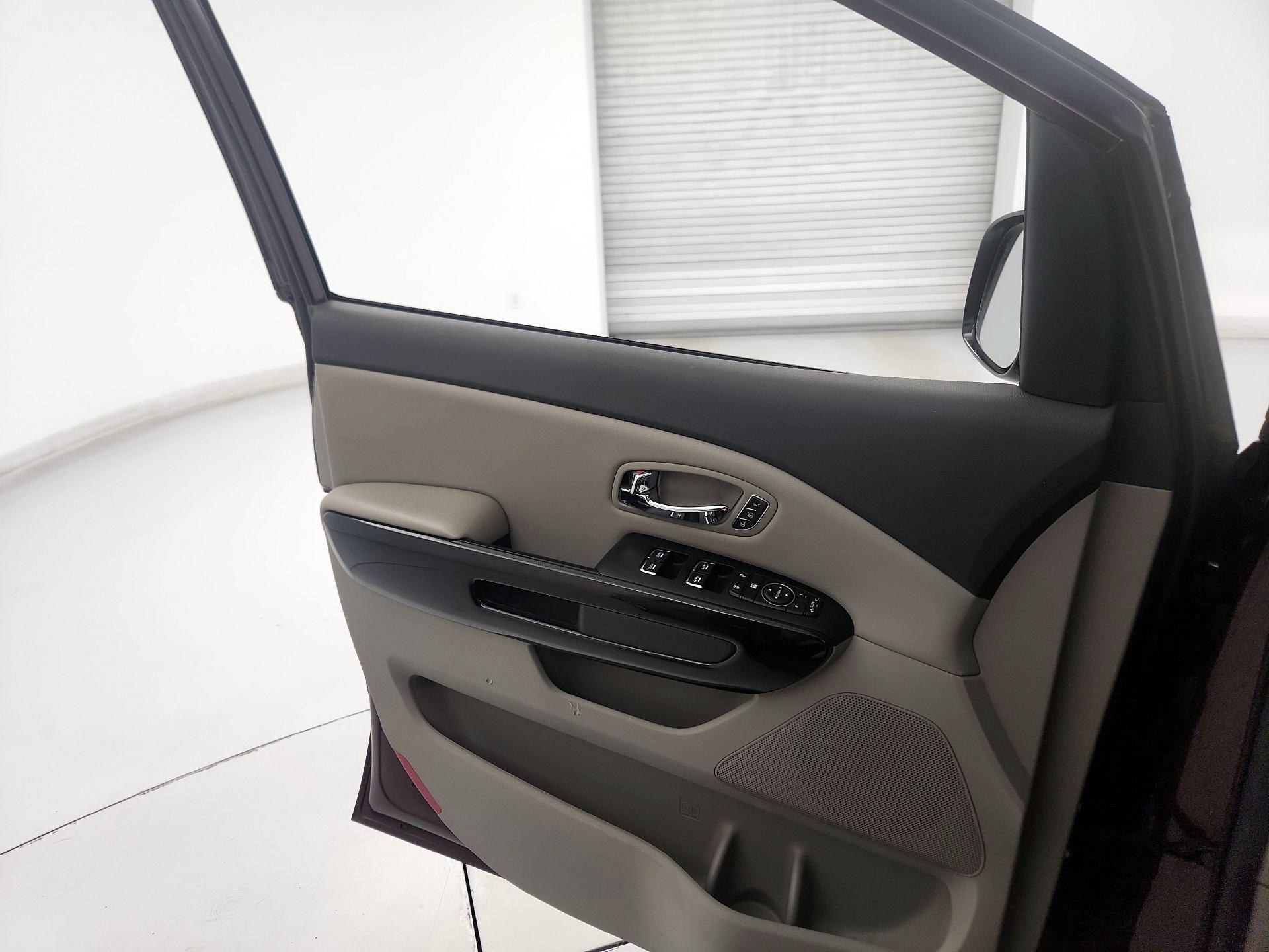 Thumbnail: 2017 Kia Sedona - 12