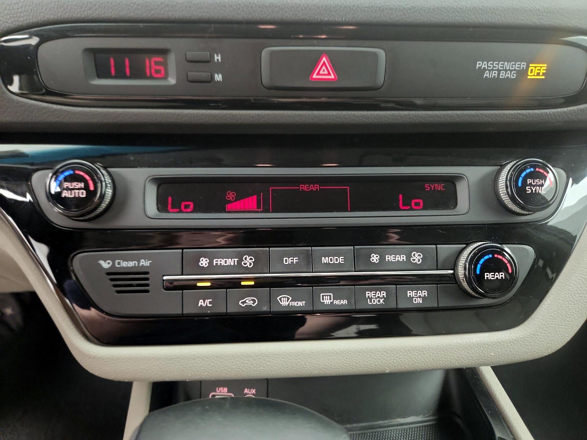 Thumbnail: 2017 Kia Sedona - 16