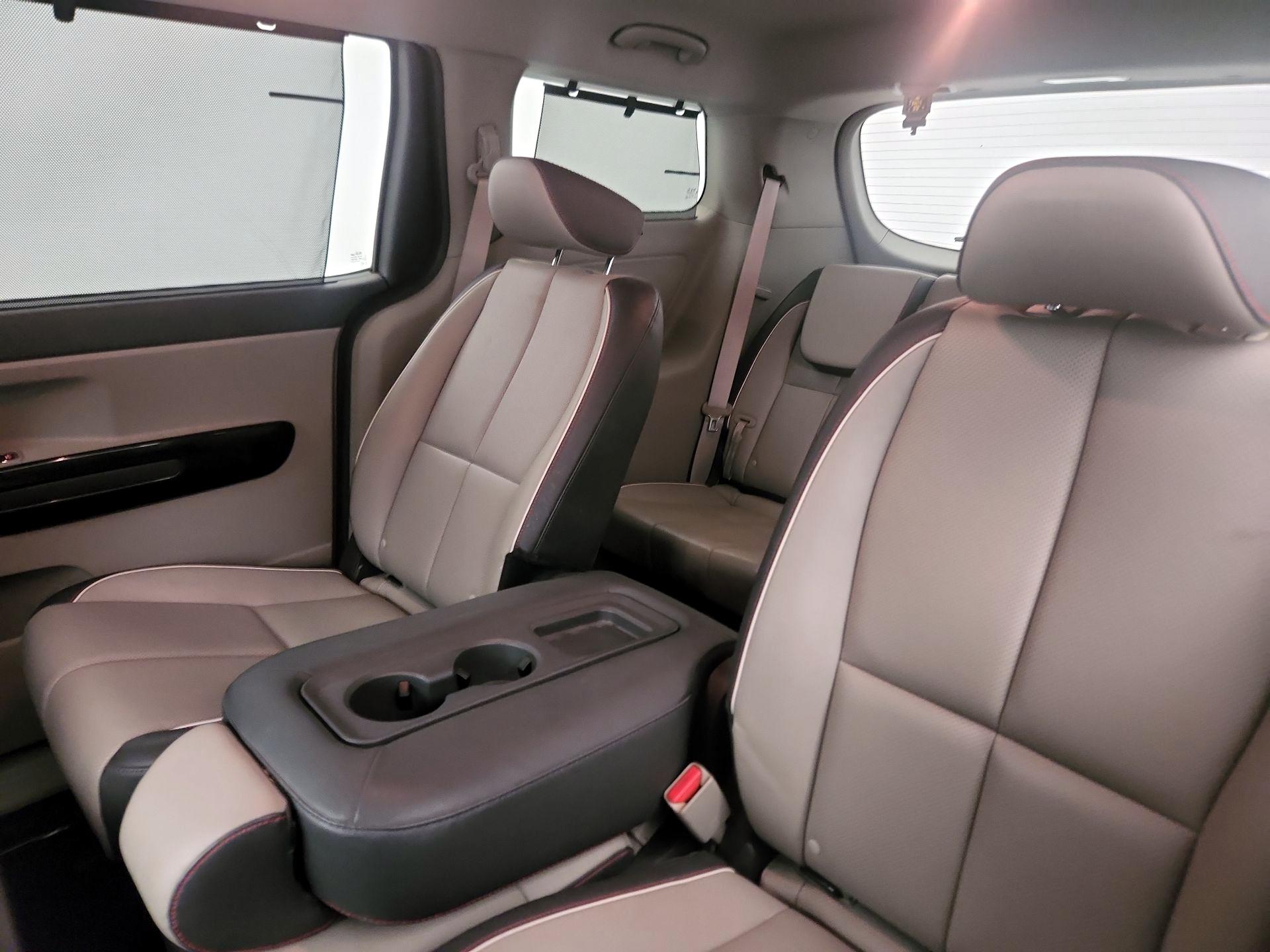 Thumbnail: 2017 Kia Sedona - 19