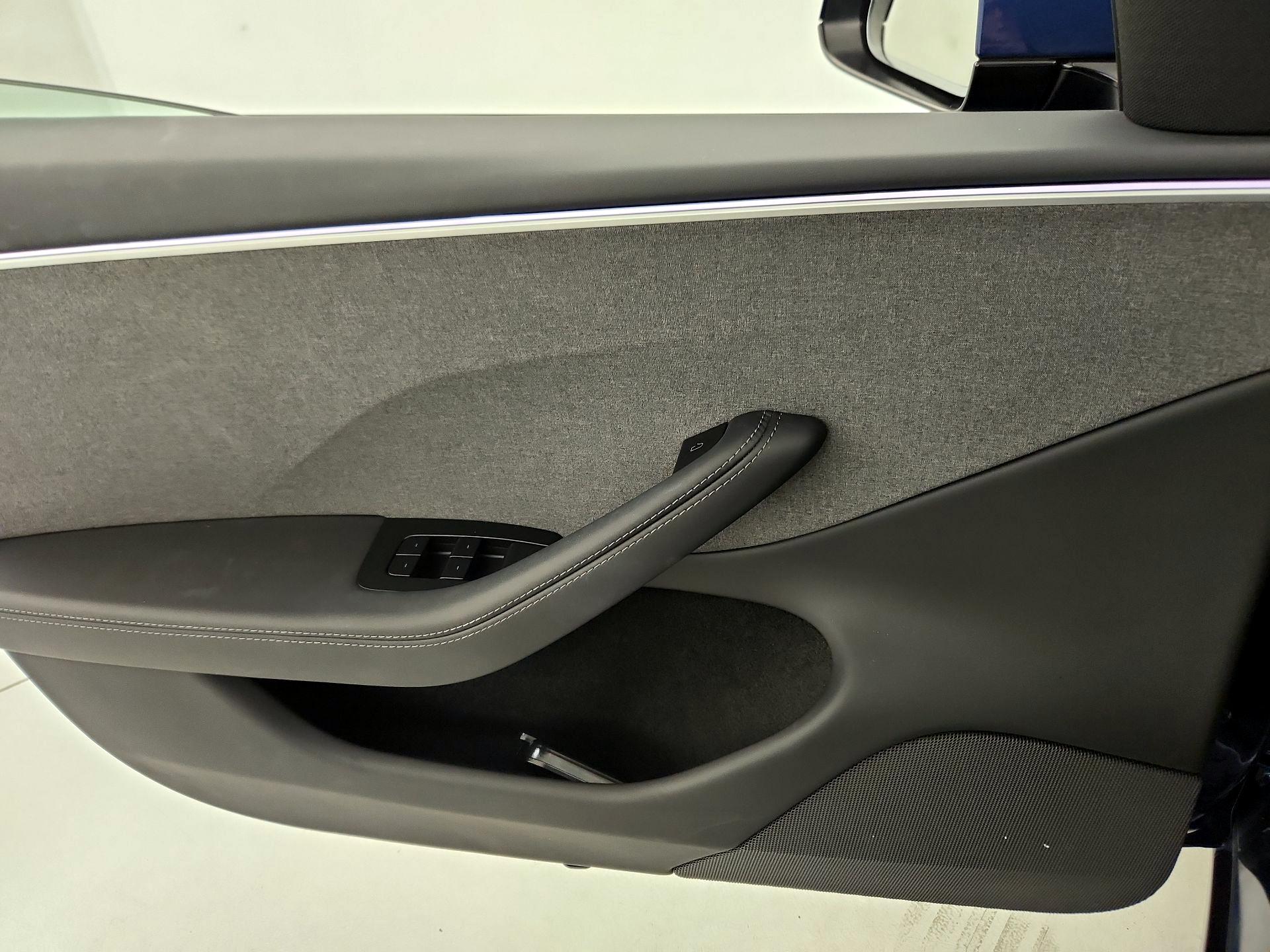 Thumbnail: 2025 Tesla Model 3 - 12