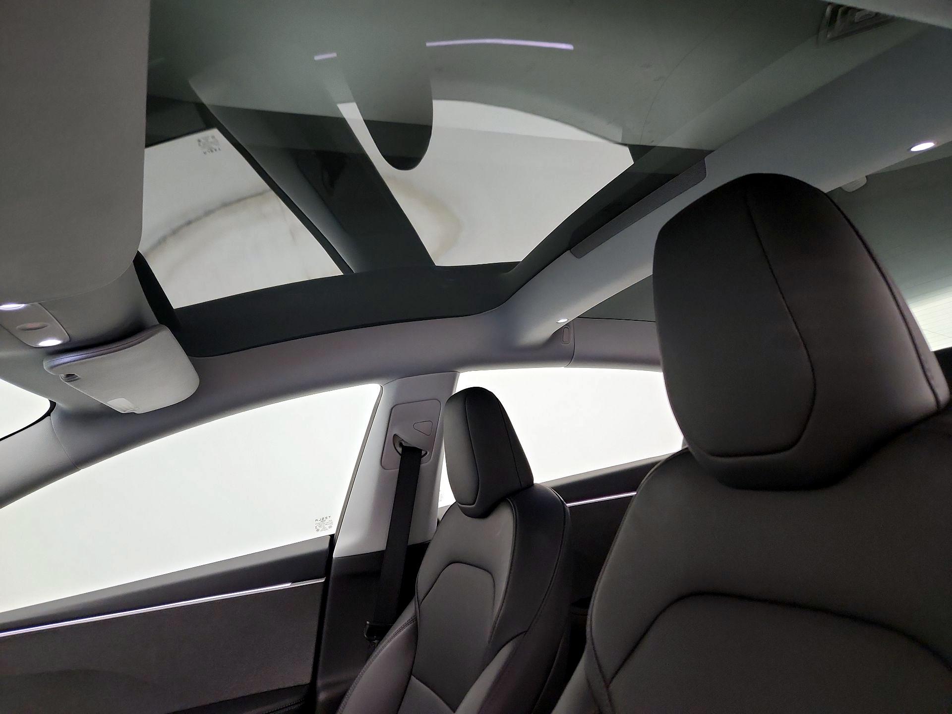 Thumbnail: 2025 Tesla Model 3 - 19