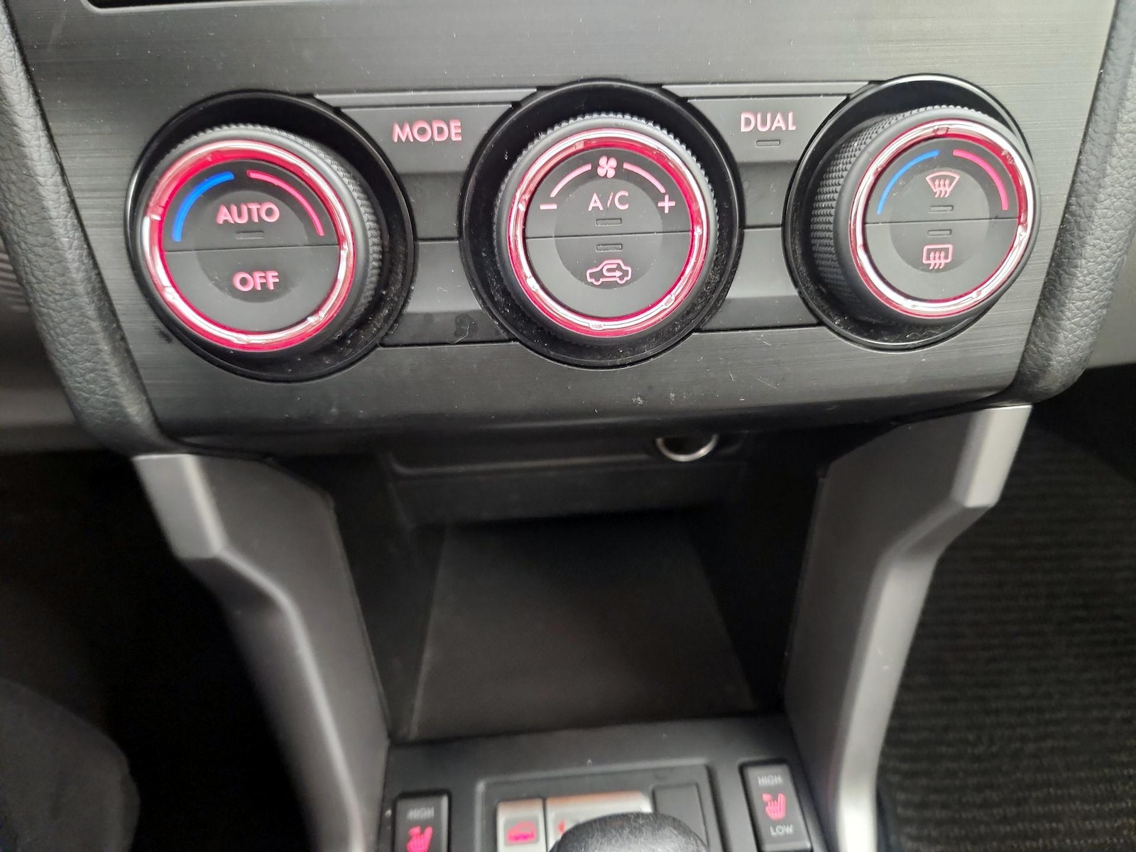 2015 Subaru Forester i Touring - Photo 17