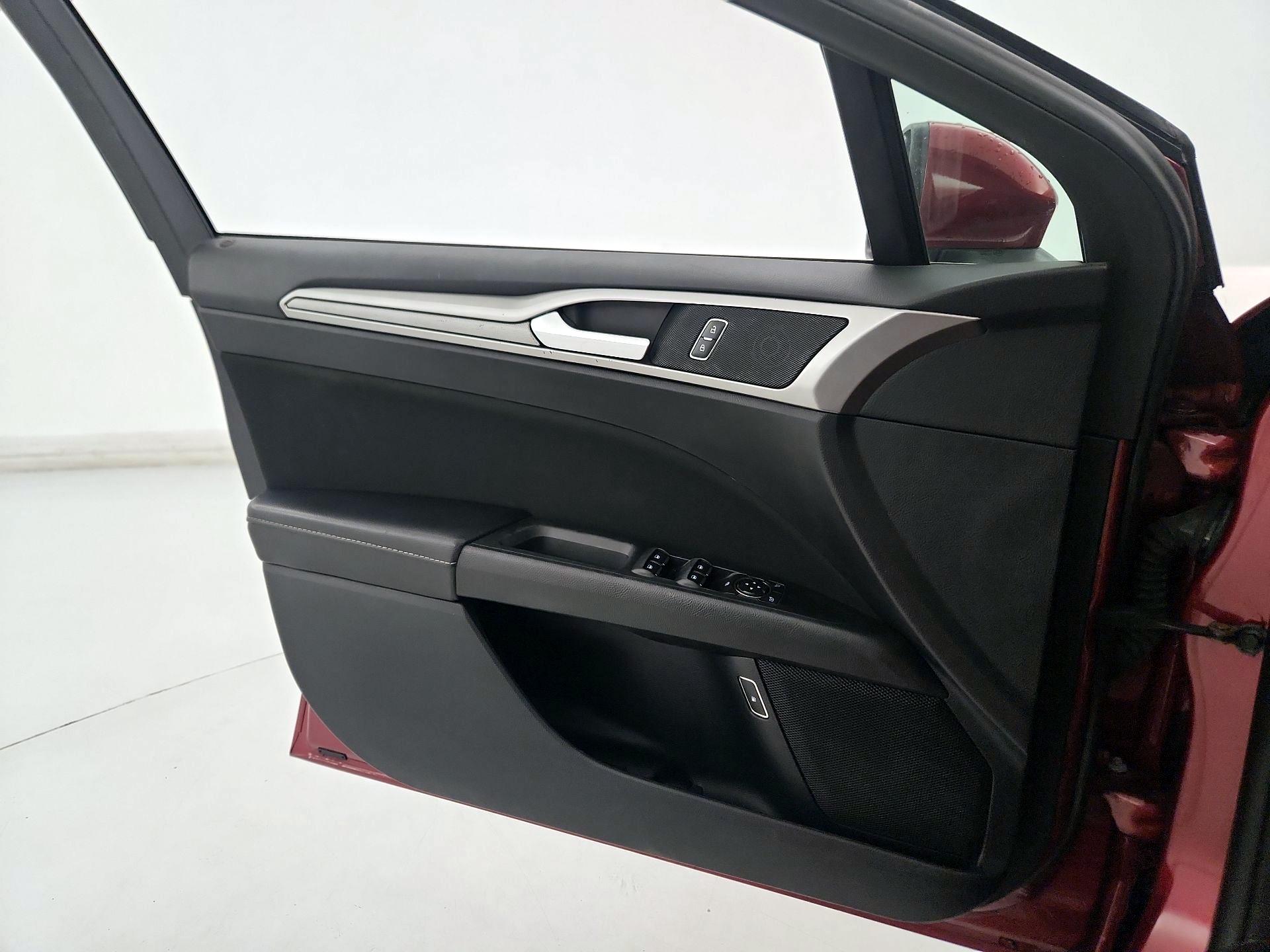 Thumbnail: 2019 Ford Fusion - 12