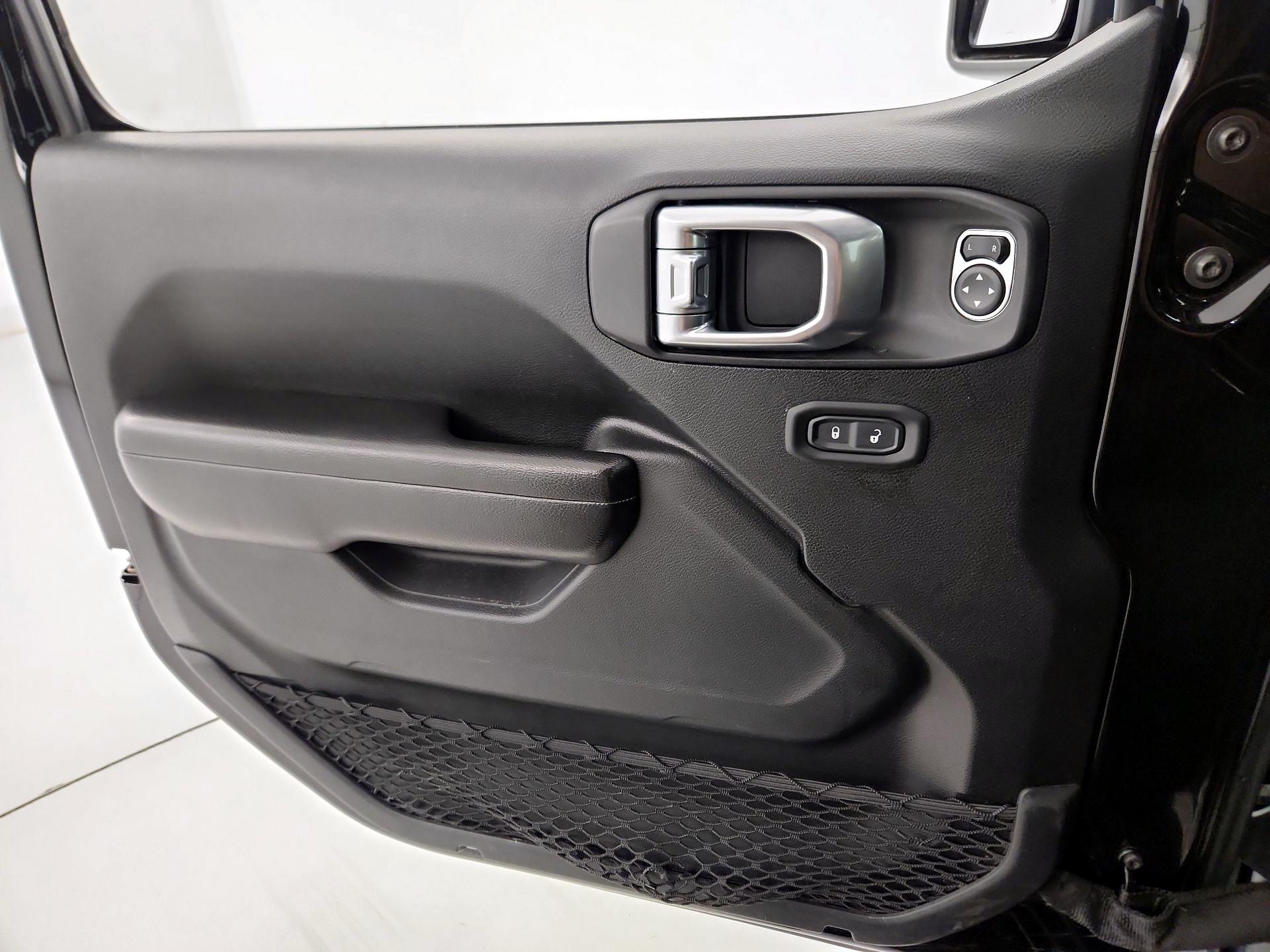 Thumbnail: 2020 Jeep Gladiator - 12