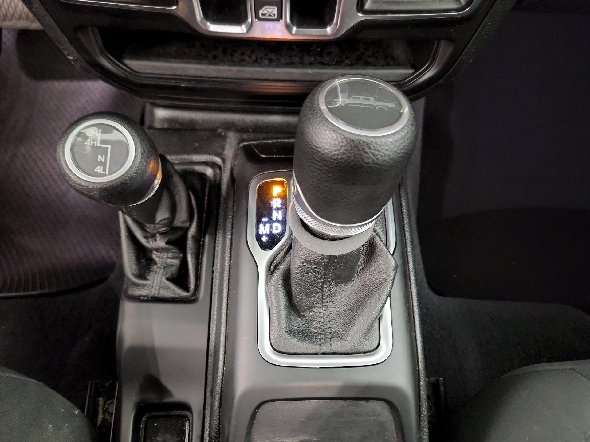 Thumbnail: 2020 Jeep Gladiator - 17