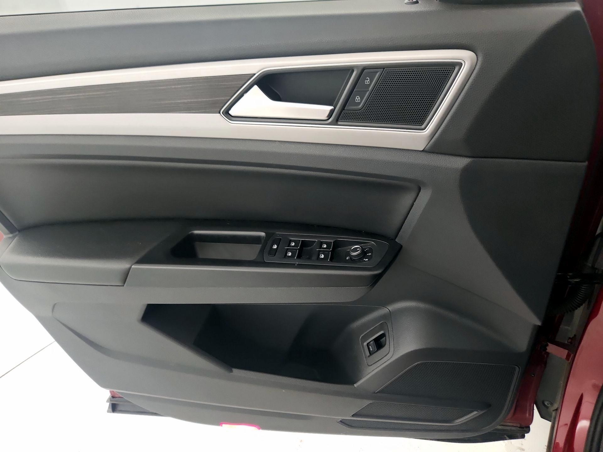 Thumbnail: 2018 Volkswagen Atlas - 12